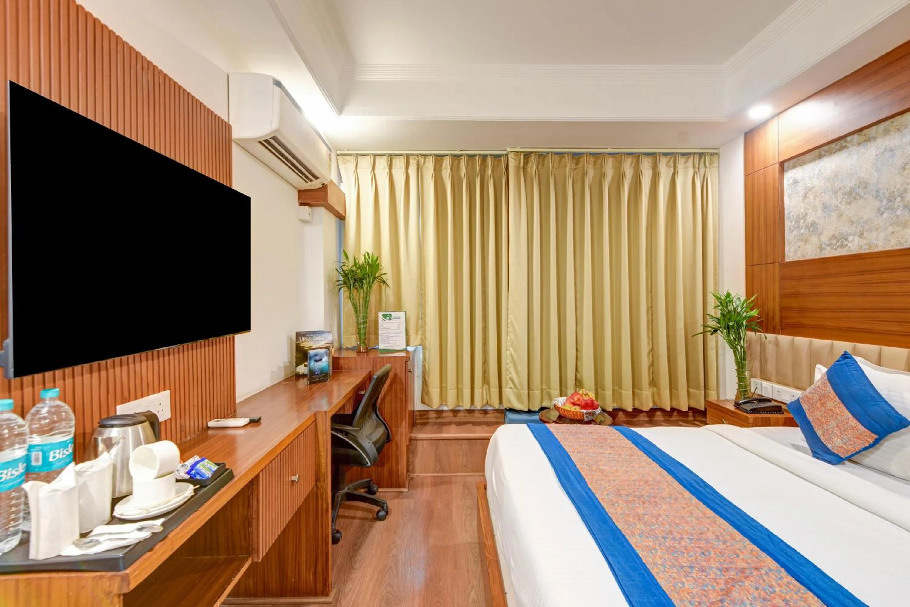 Photo of the whole room, Bed in Airport Hotel Grand