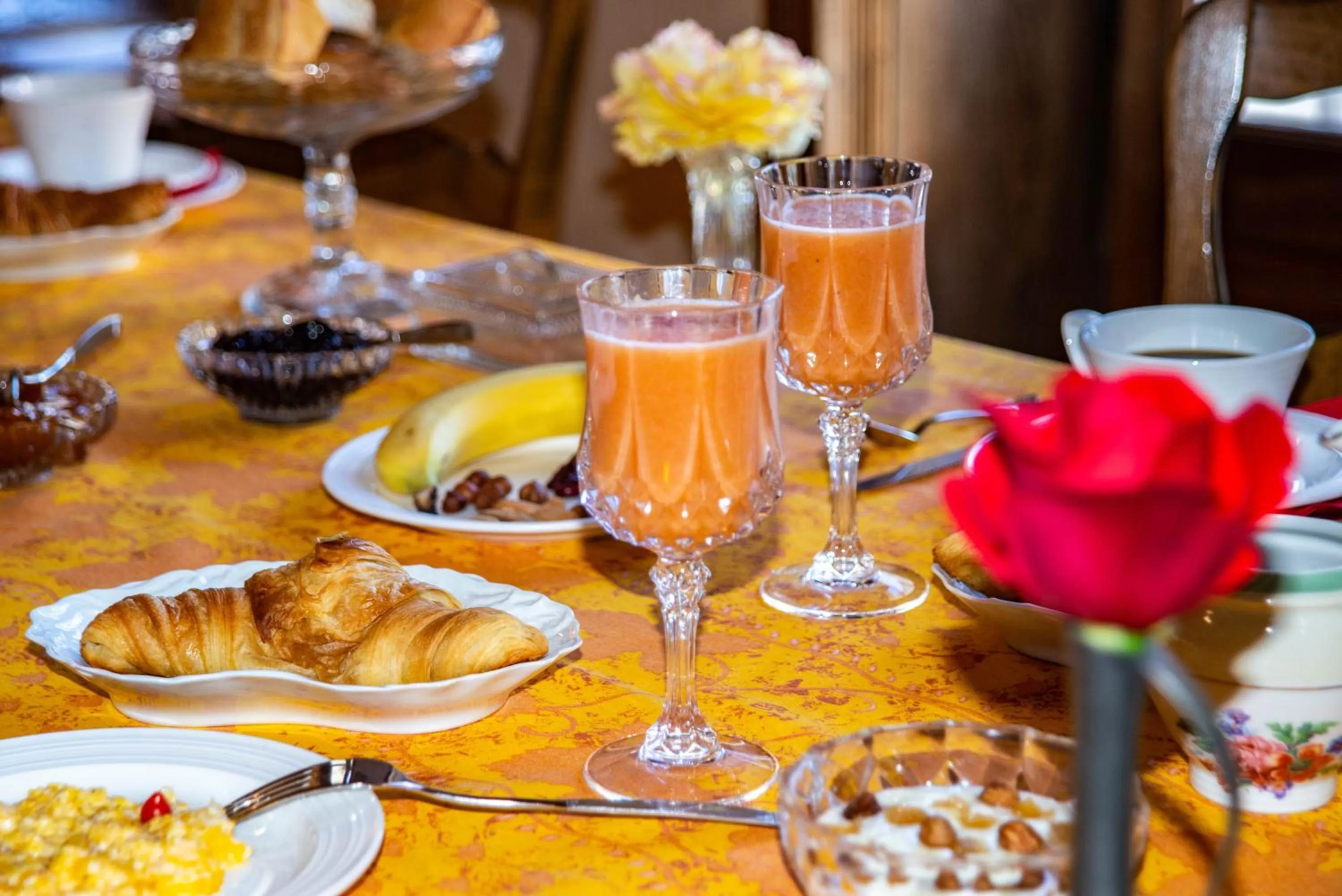 Dining area in La Closerie de Fronsac