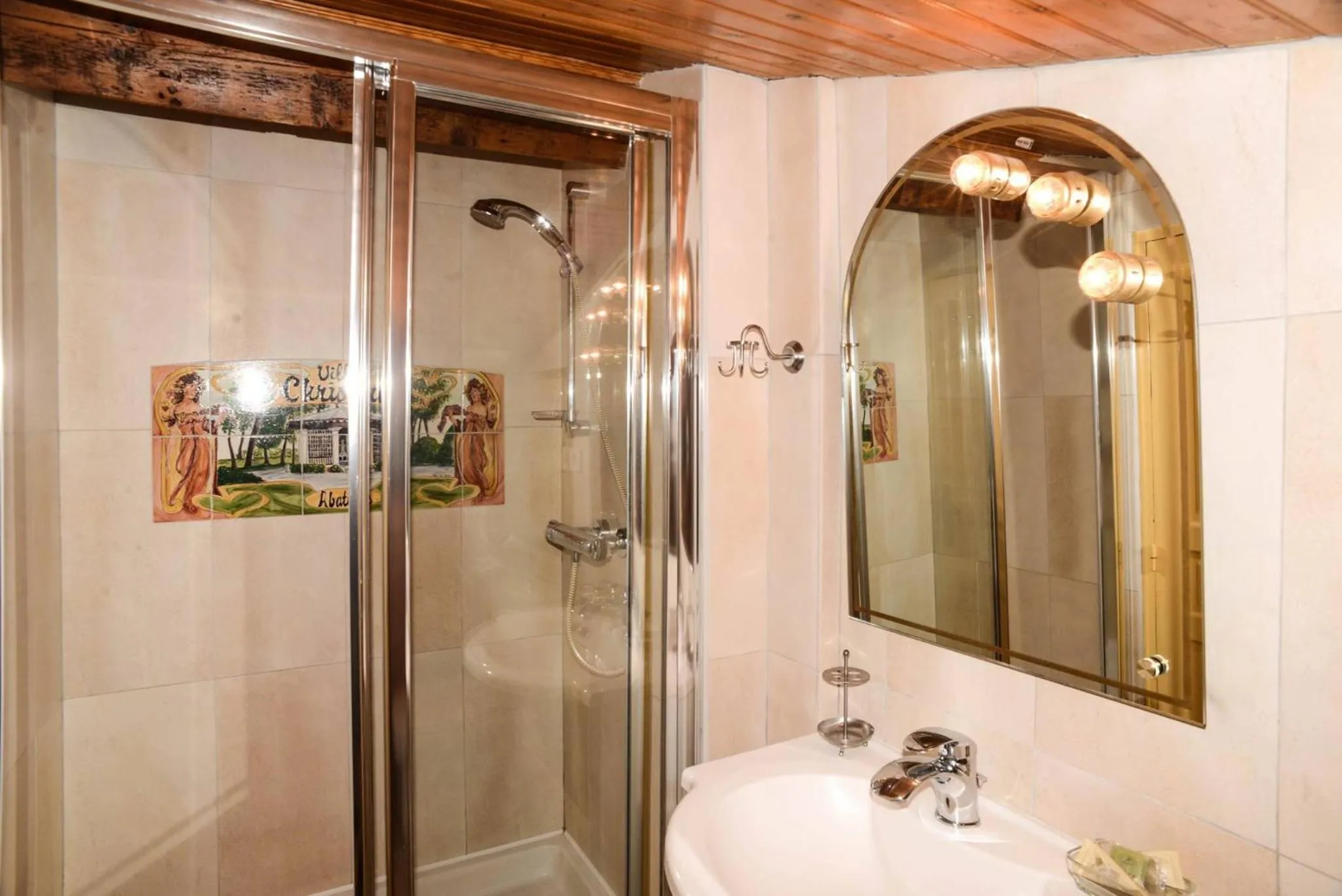 Bathroom in La Closerie de Fronsac