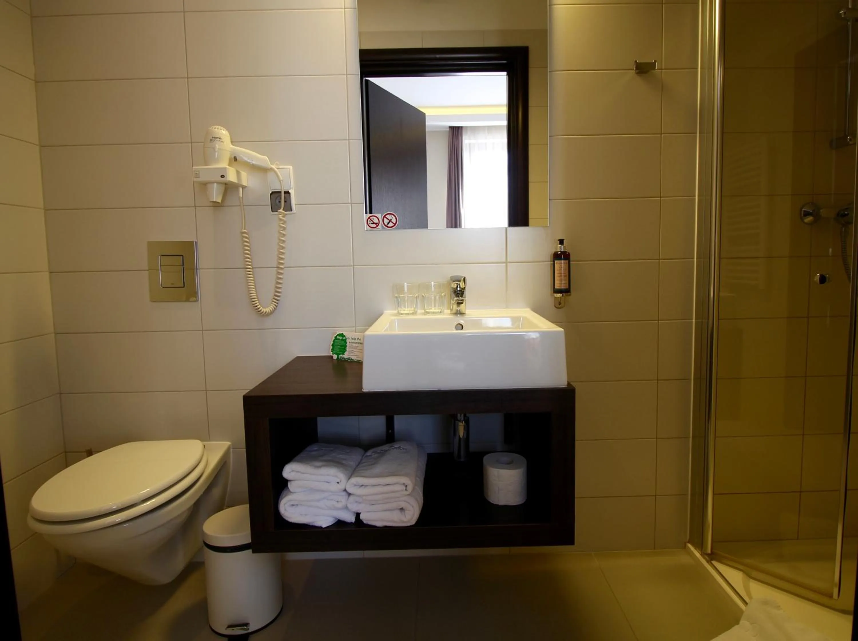 Bathroom in Malta Premium