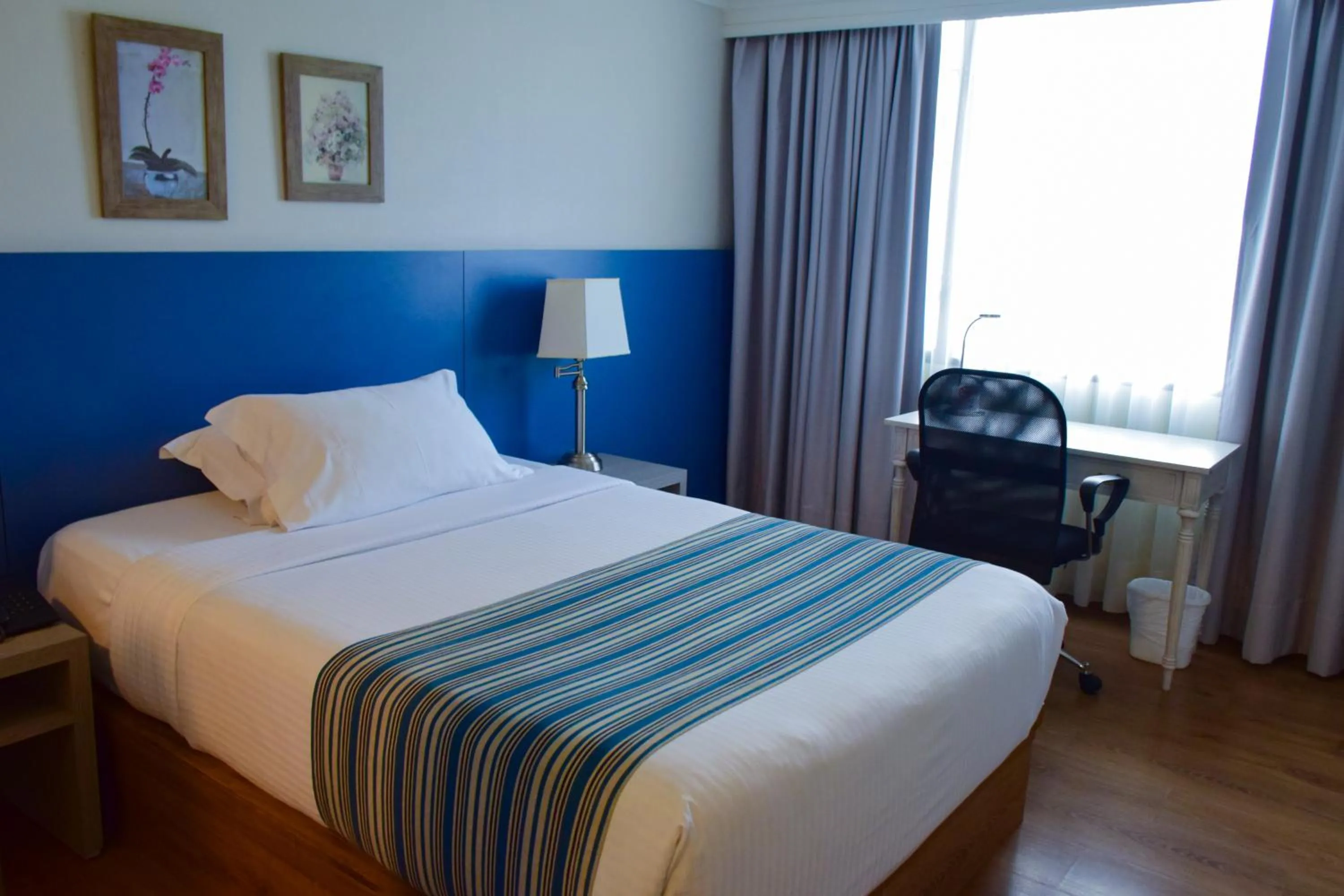 Photo of the whole room, Bed in Hotel Saint Simon