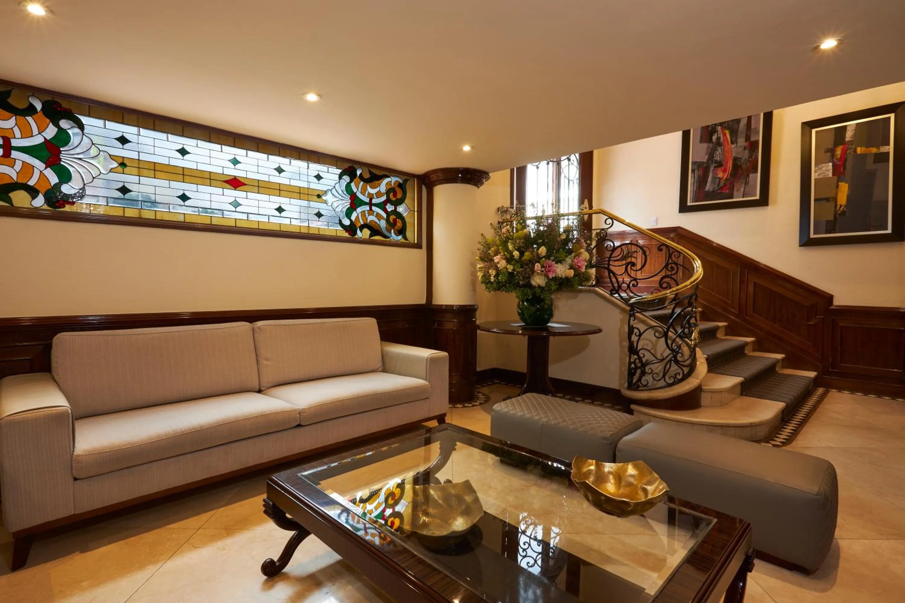 Communal lounge/ TV room in Hotel Saint Simon