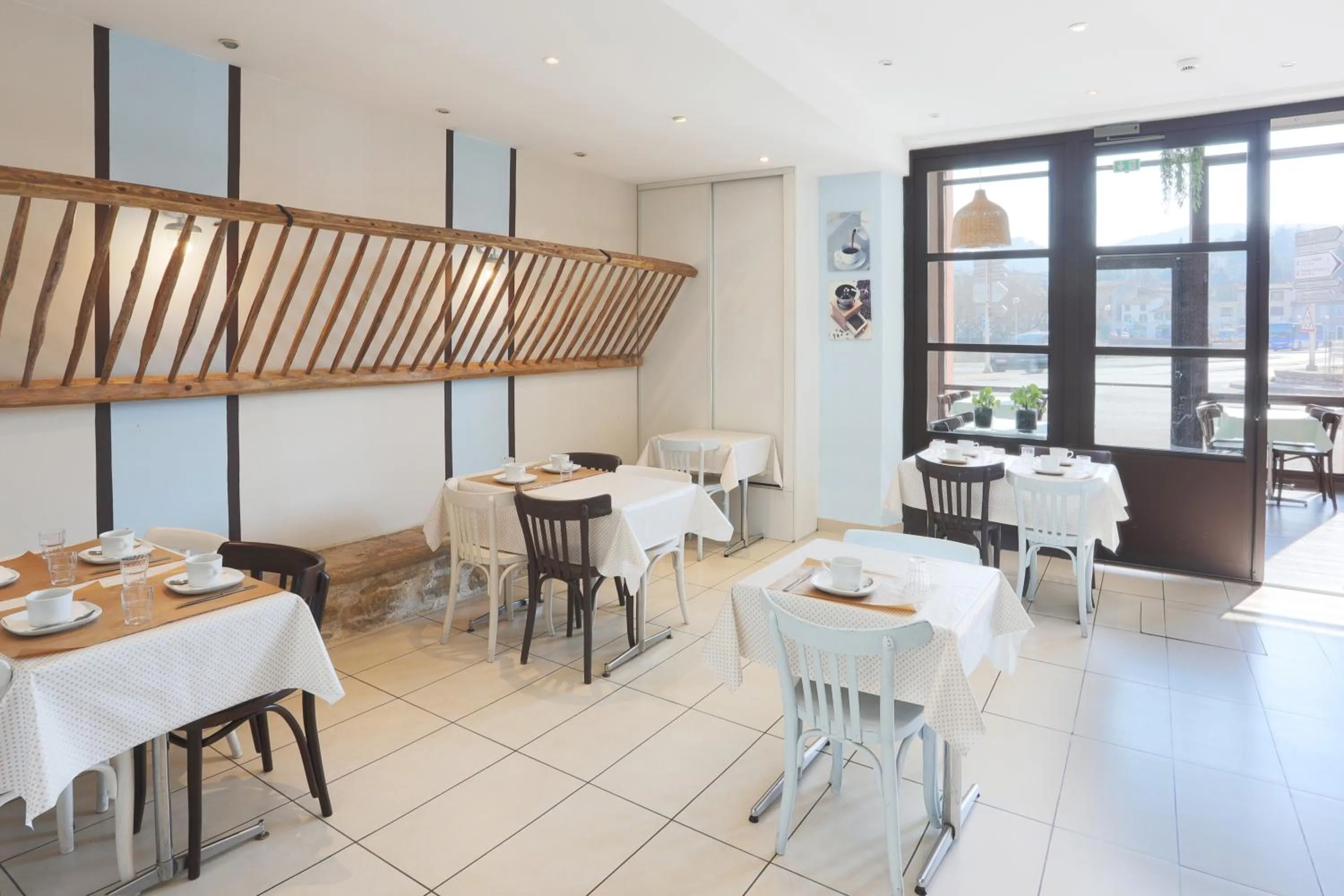 Breakfast in L'Aptois Hôtel