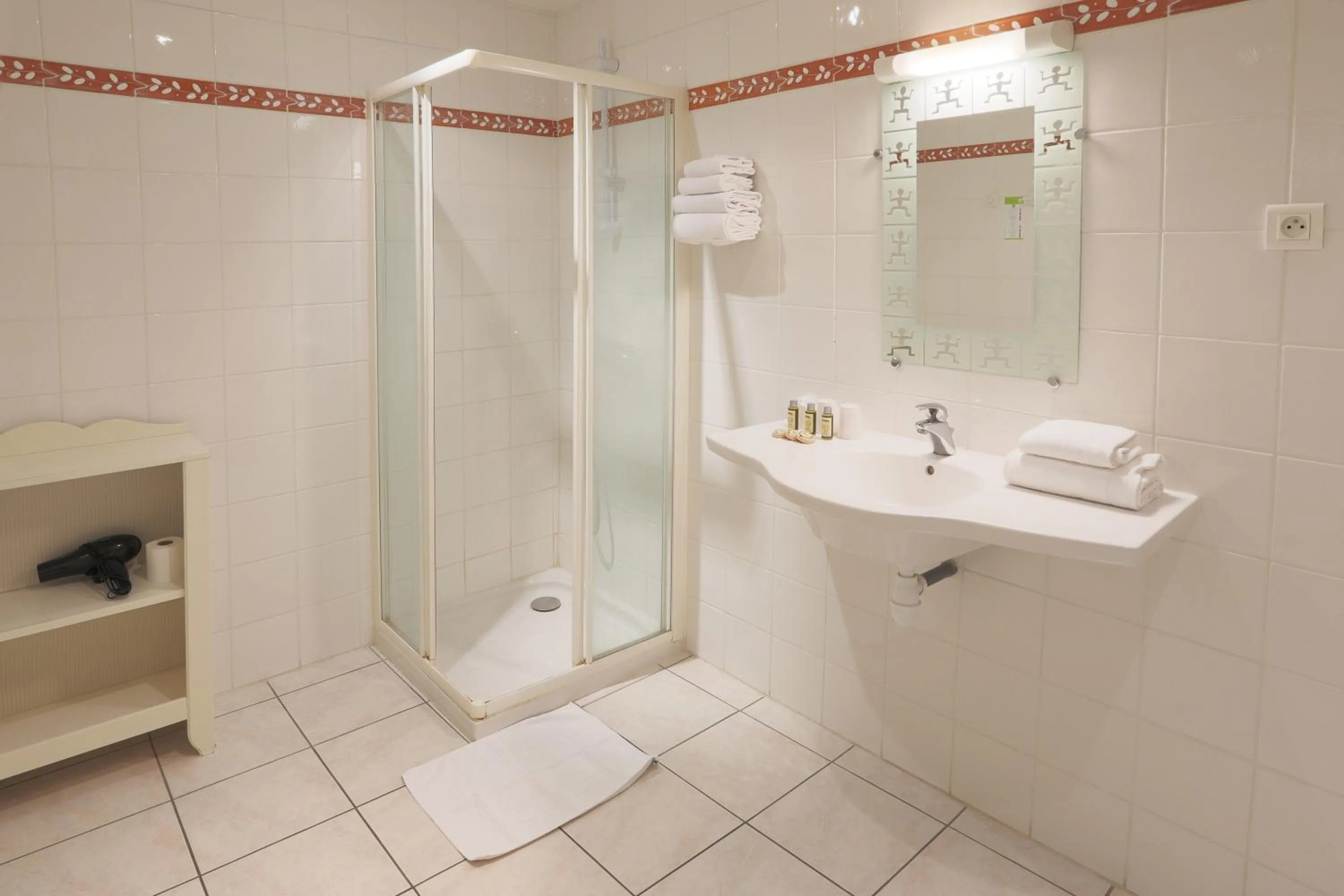 Bathroom in L'Aptois Hôtel