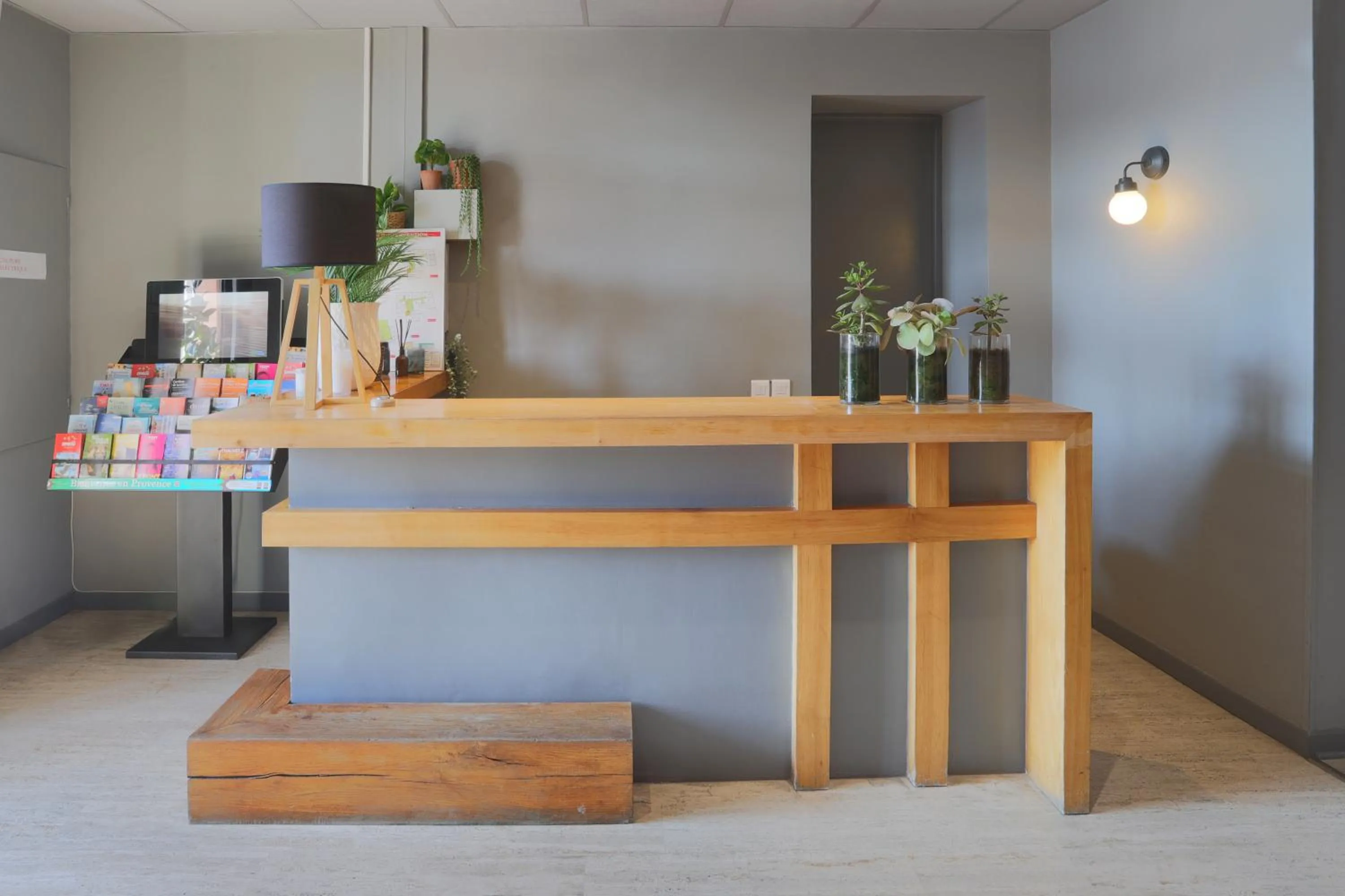 Lobby or reception in L'Aptois Hôtel