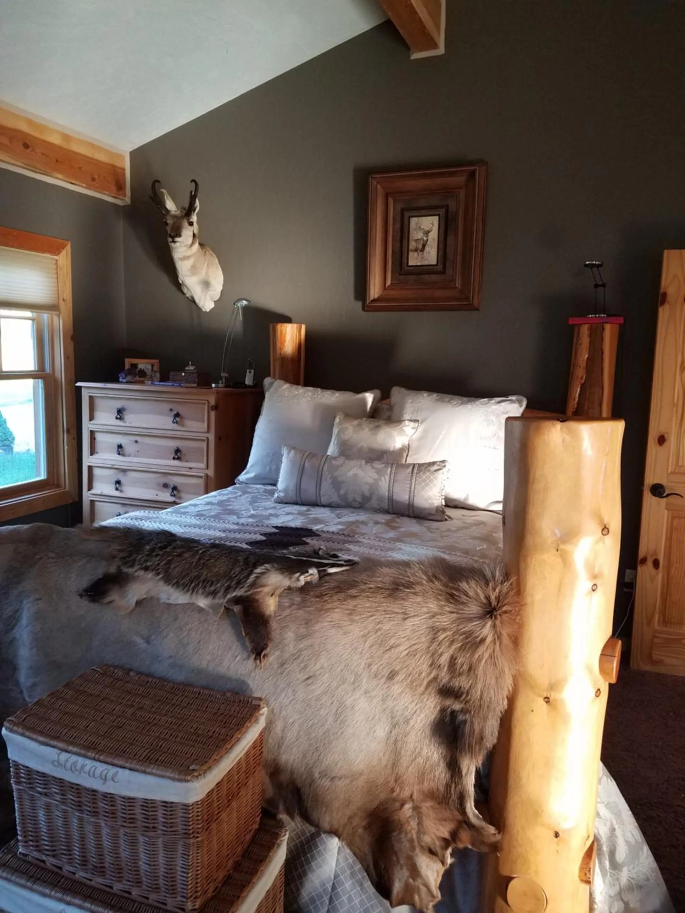 Bed in The Wild Game Inn