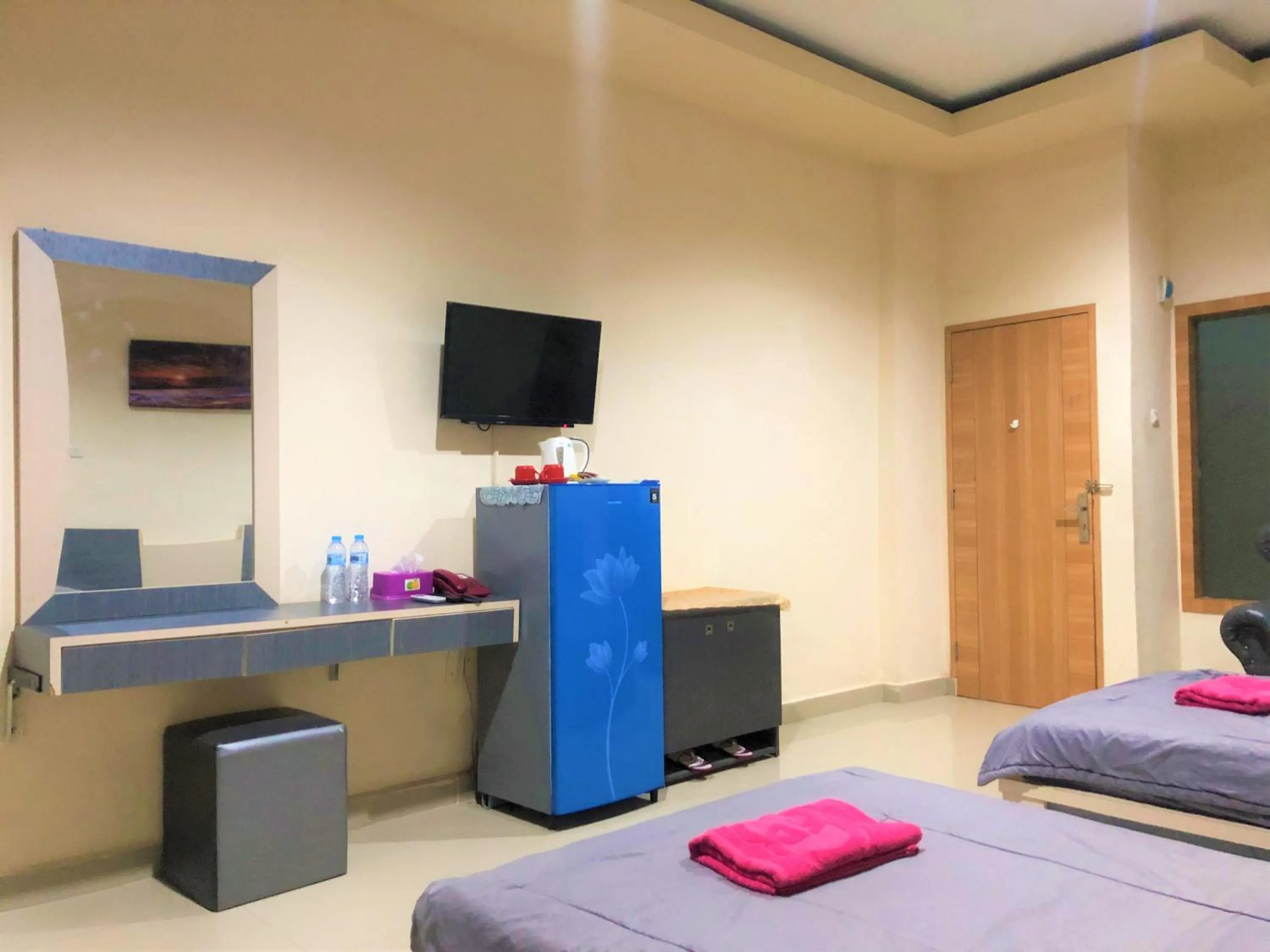 Bedroom, Bed in MS Hotel Pinrang Mitra RedDoorz