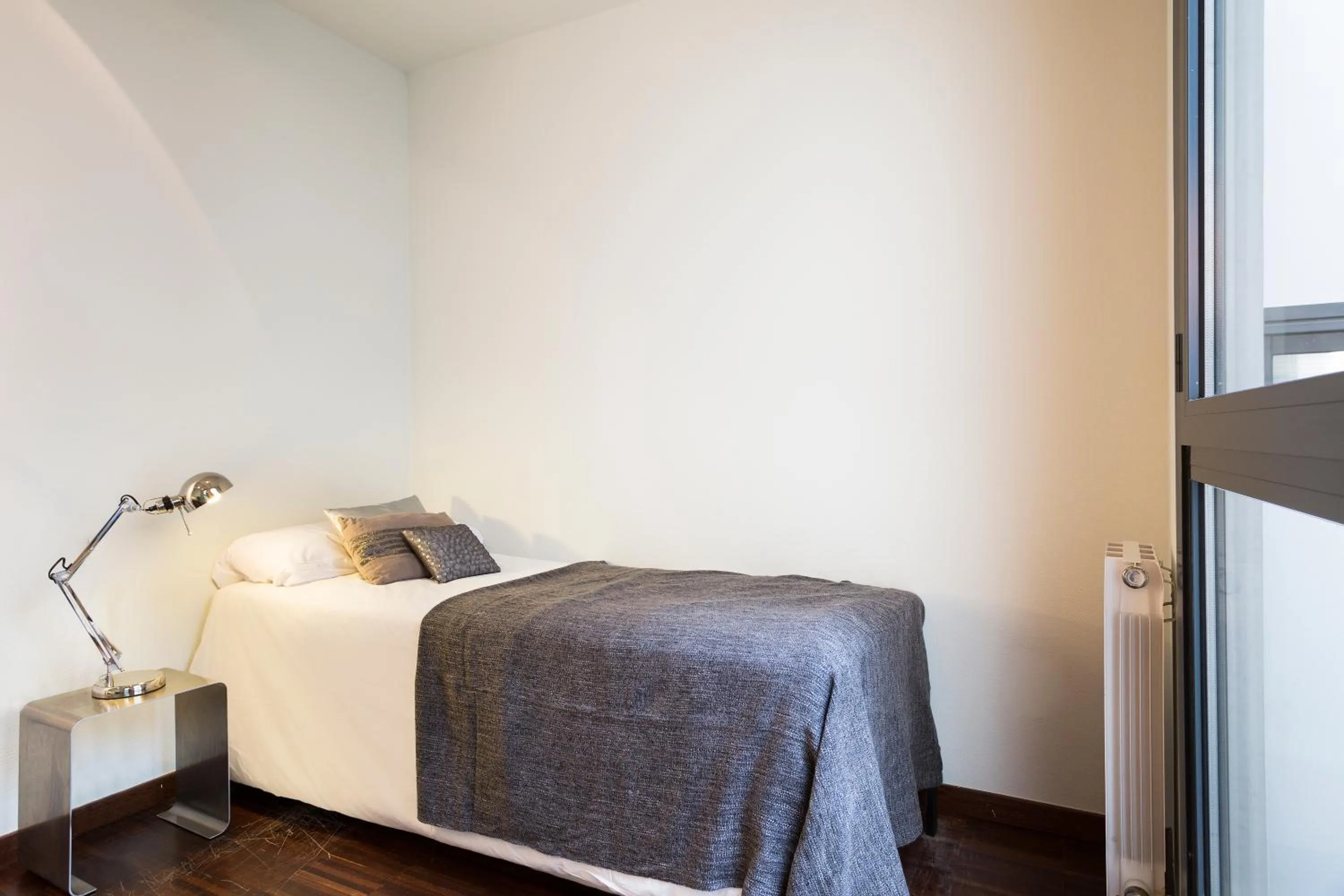 Bed in My Space Barcelona Executive Apartments Center