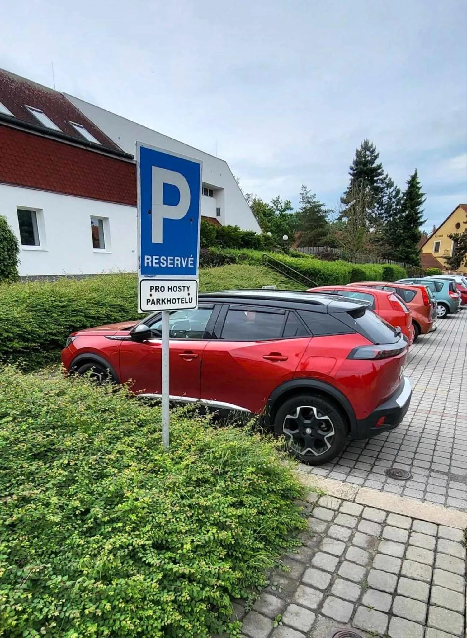Parking in Park Hotel Pruhonice