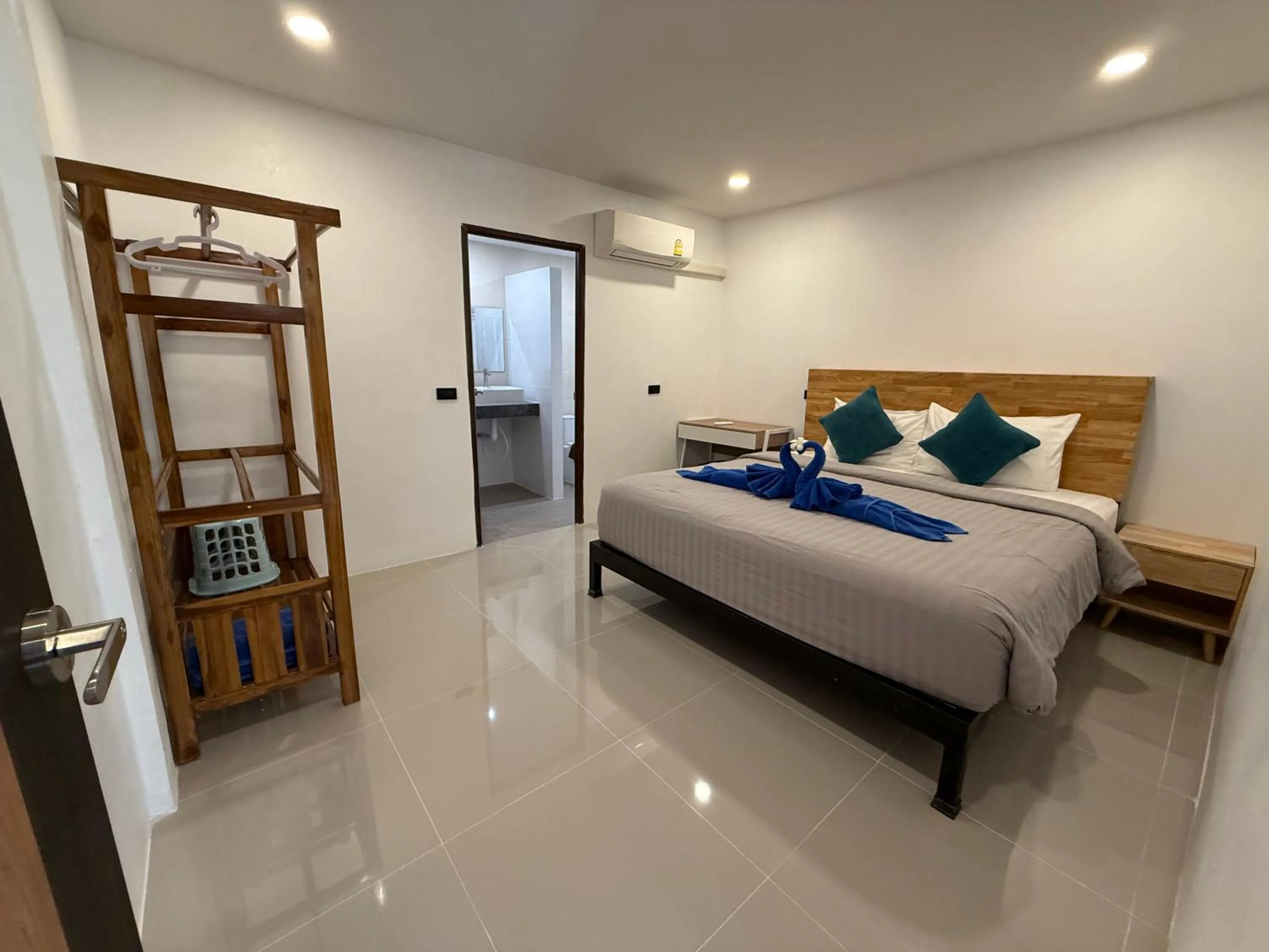 Bedroom, Bed in CheeVa Beach Resort