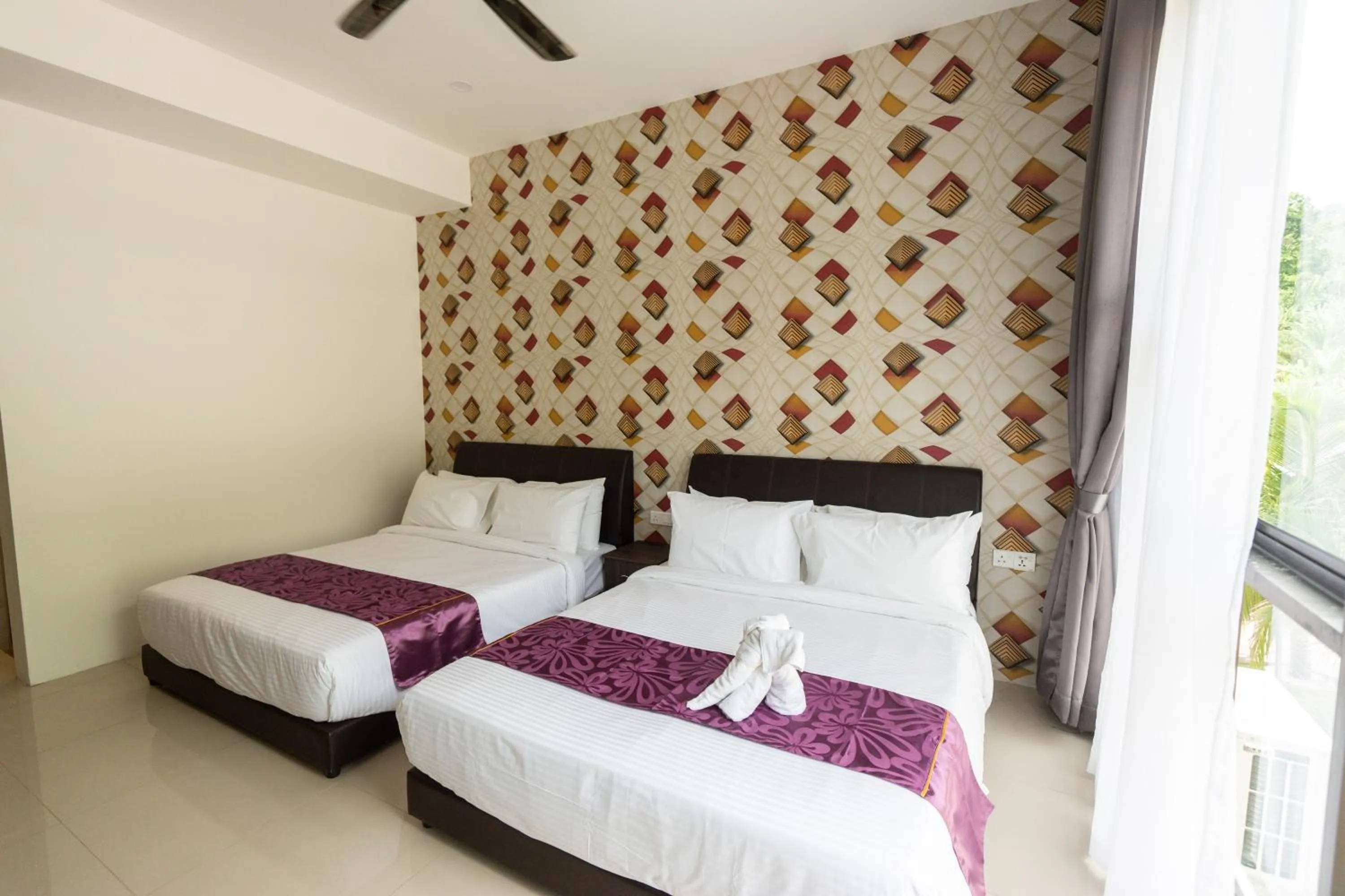 Bedroom, Bed in Rock Mountain