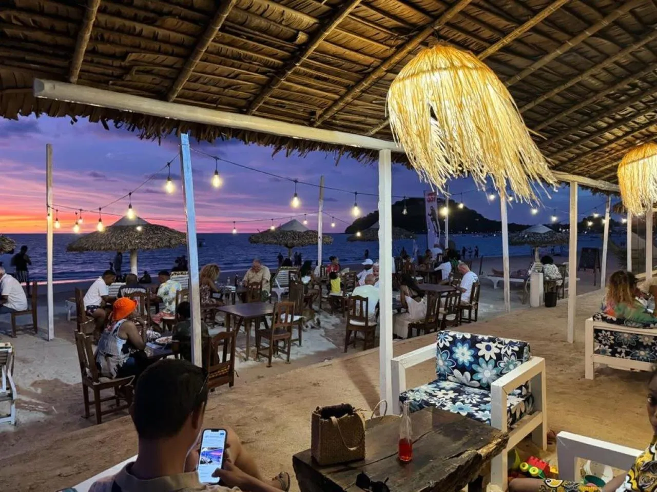 Restaurant/places to eat in Hôtel Ambatoloaka