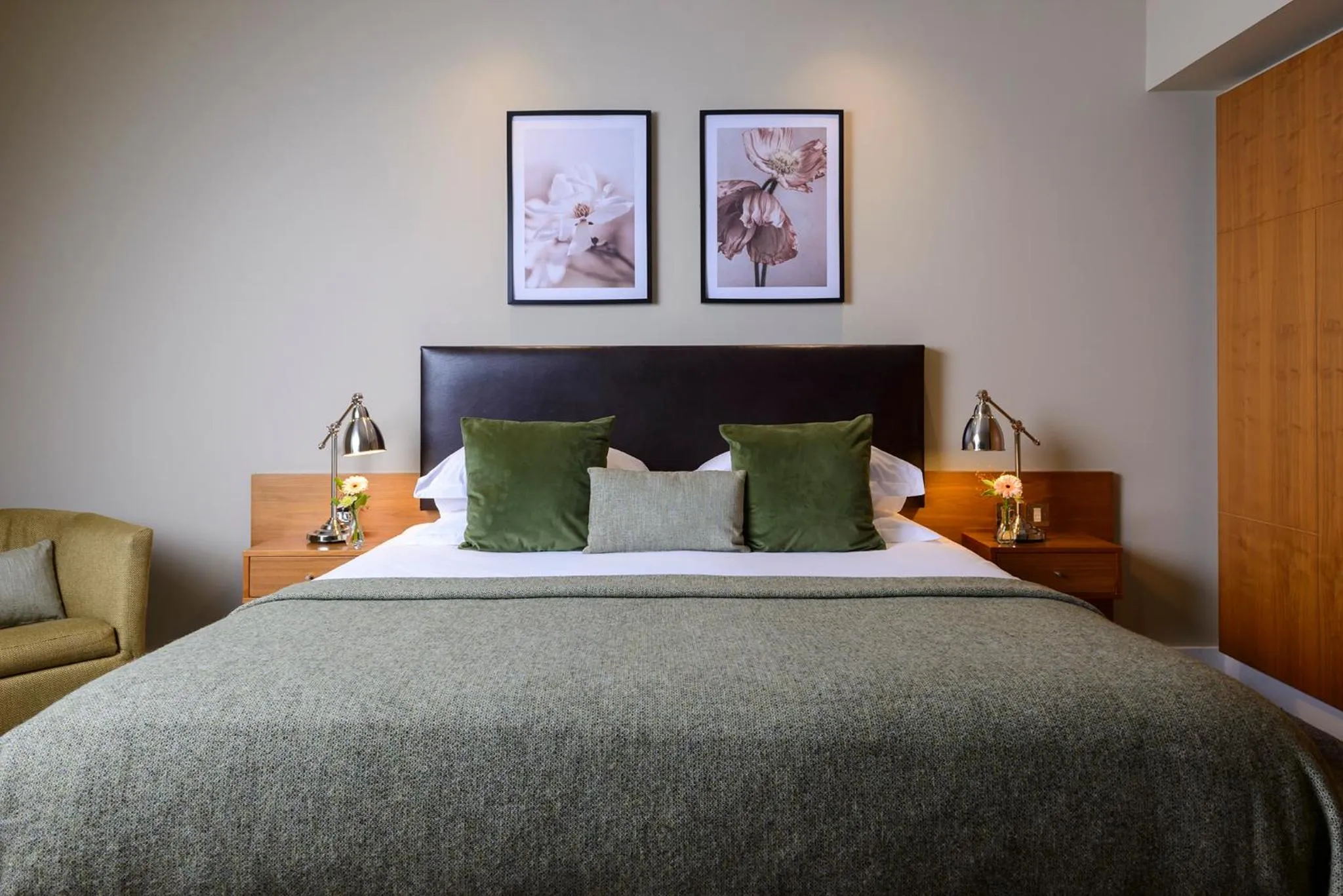 Bed in Manor West Hotel & Leisure Club