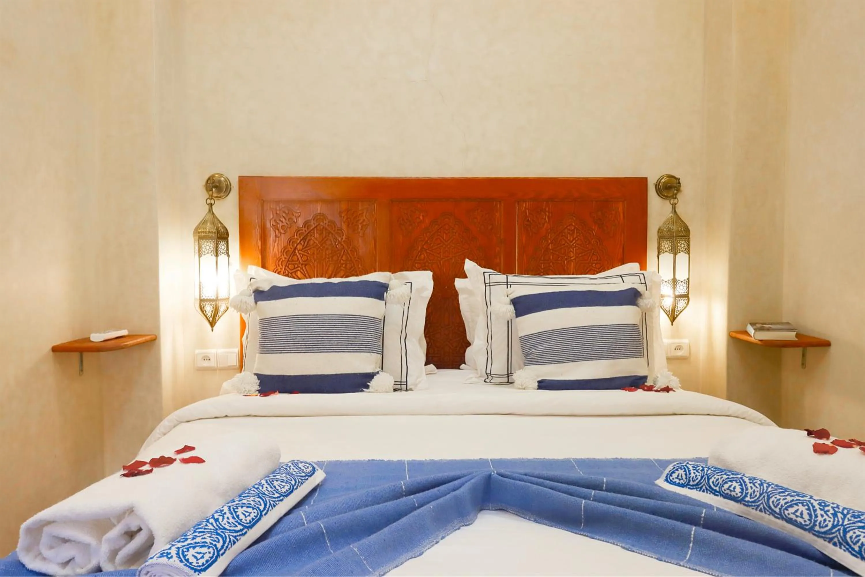 Property building, Bed in Riad Berenssi