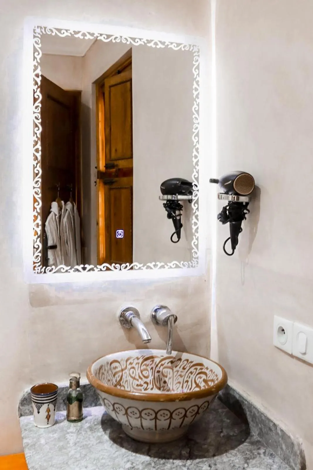 Property building in Riad Berenssi