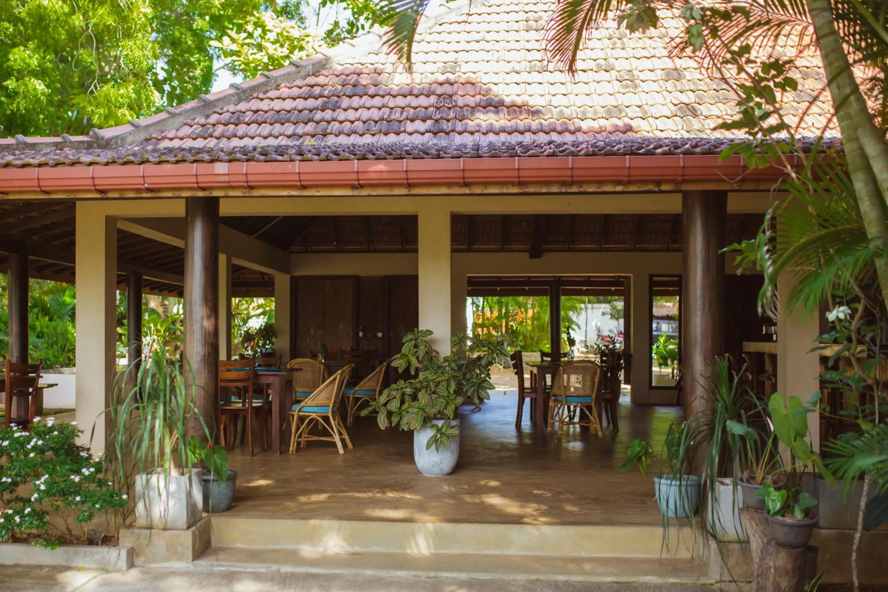 Restaurant/places to eat in OMIA