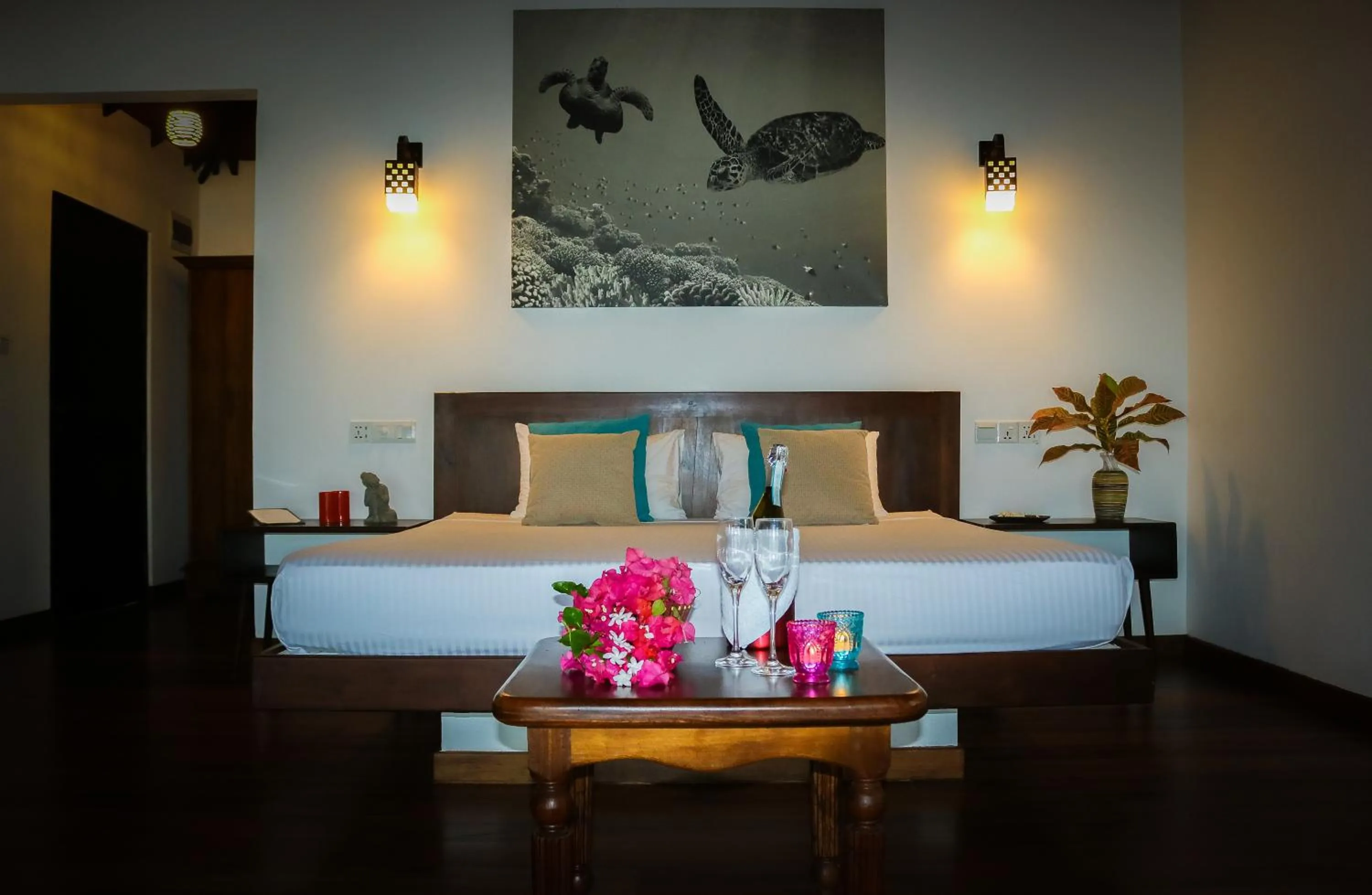 Photo of the whole room, Bed in OMIA