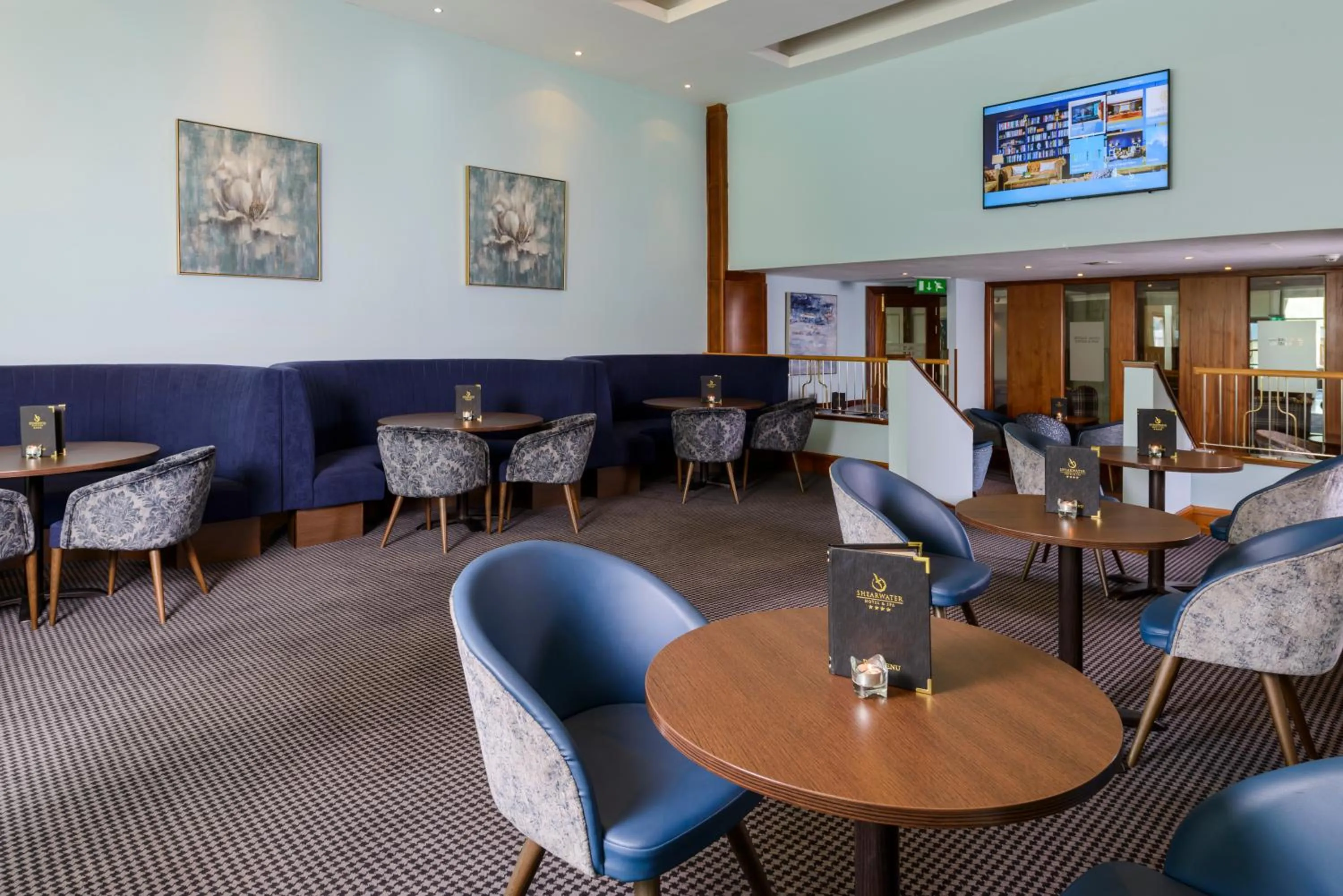 Lounge or bar in Shearwater Hotel & Spa