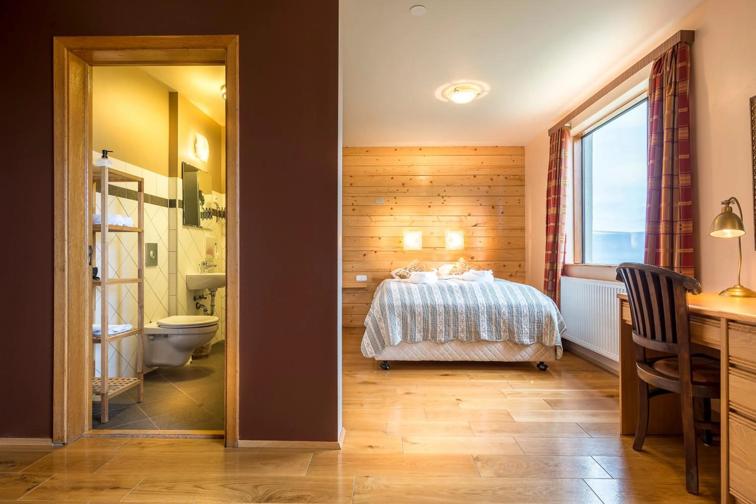 Toilet, Bed in Hotel Latrabjarg