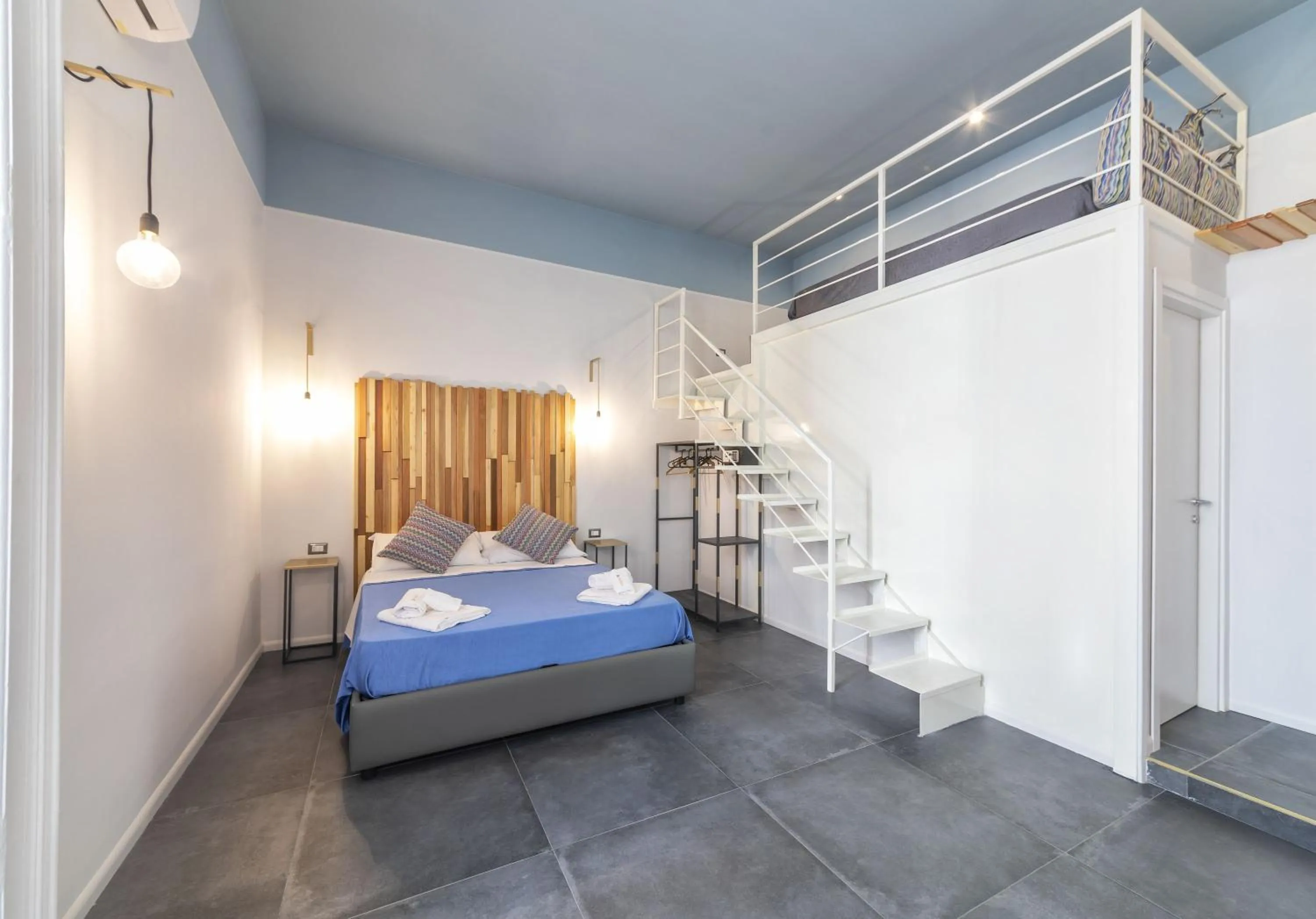 Bed in Be Italian Flat Duomo 319