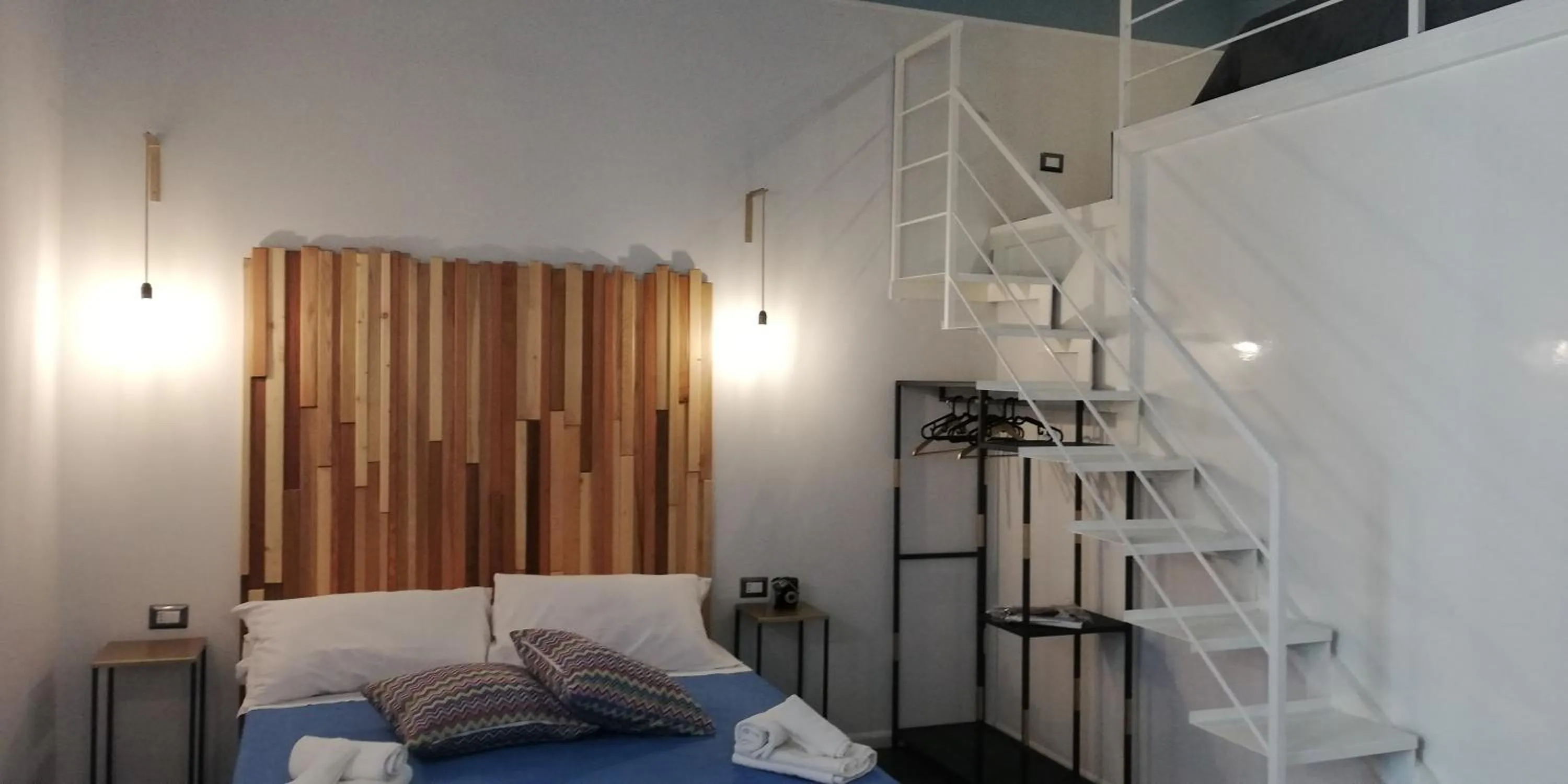 Bed in Be Italian Flat Duomo 319