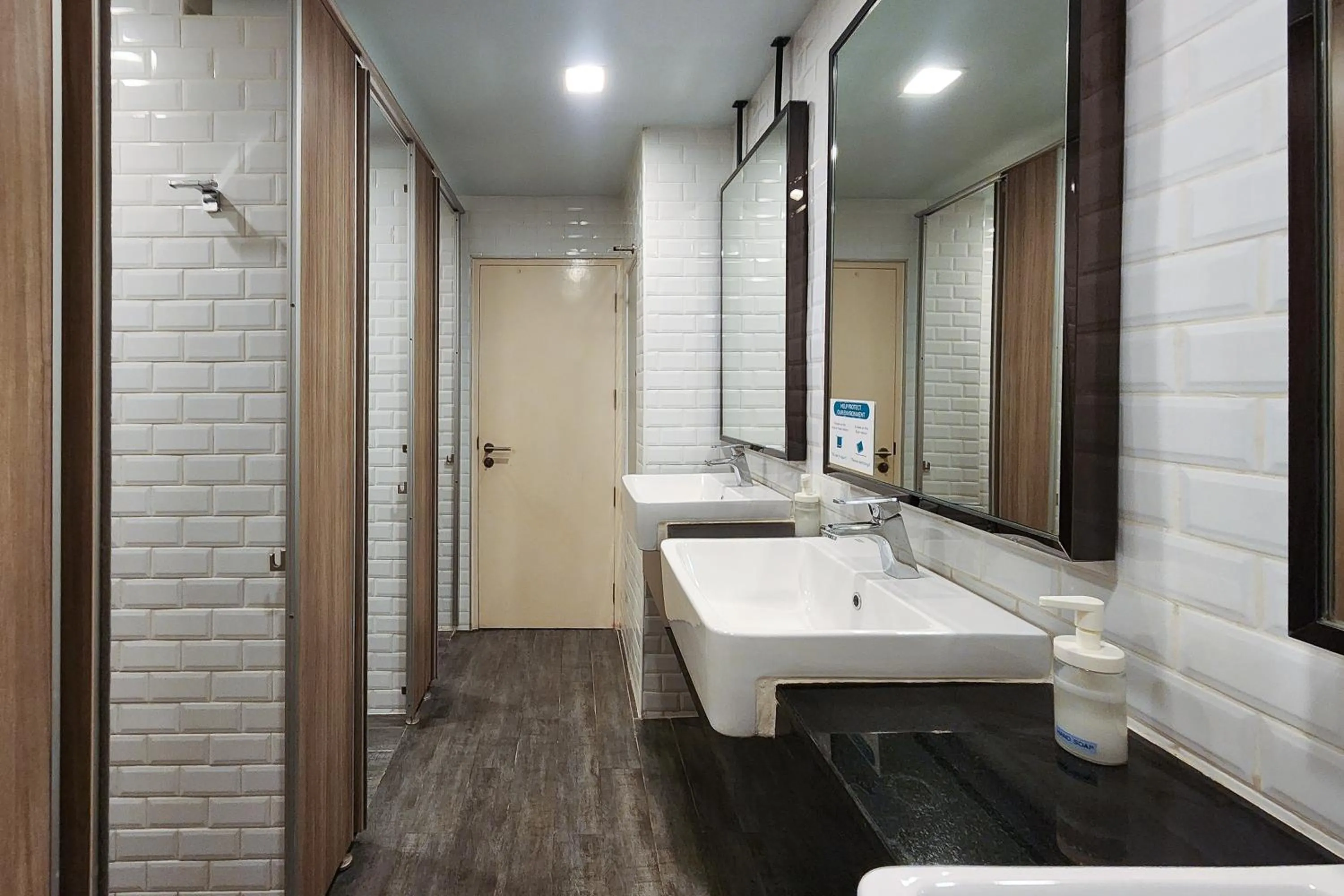 Bathroom in Simply Sleep Hostel