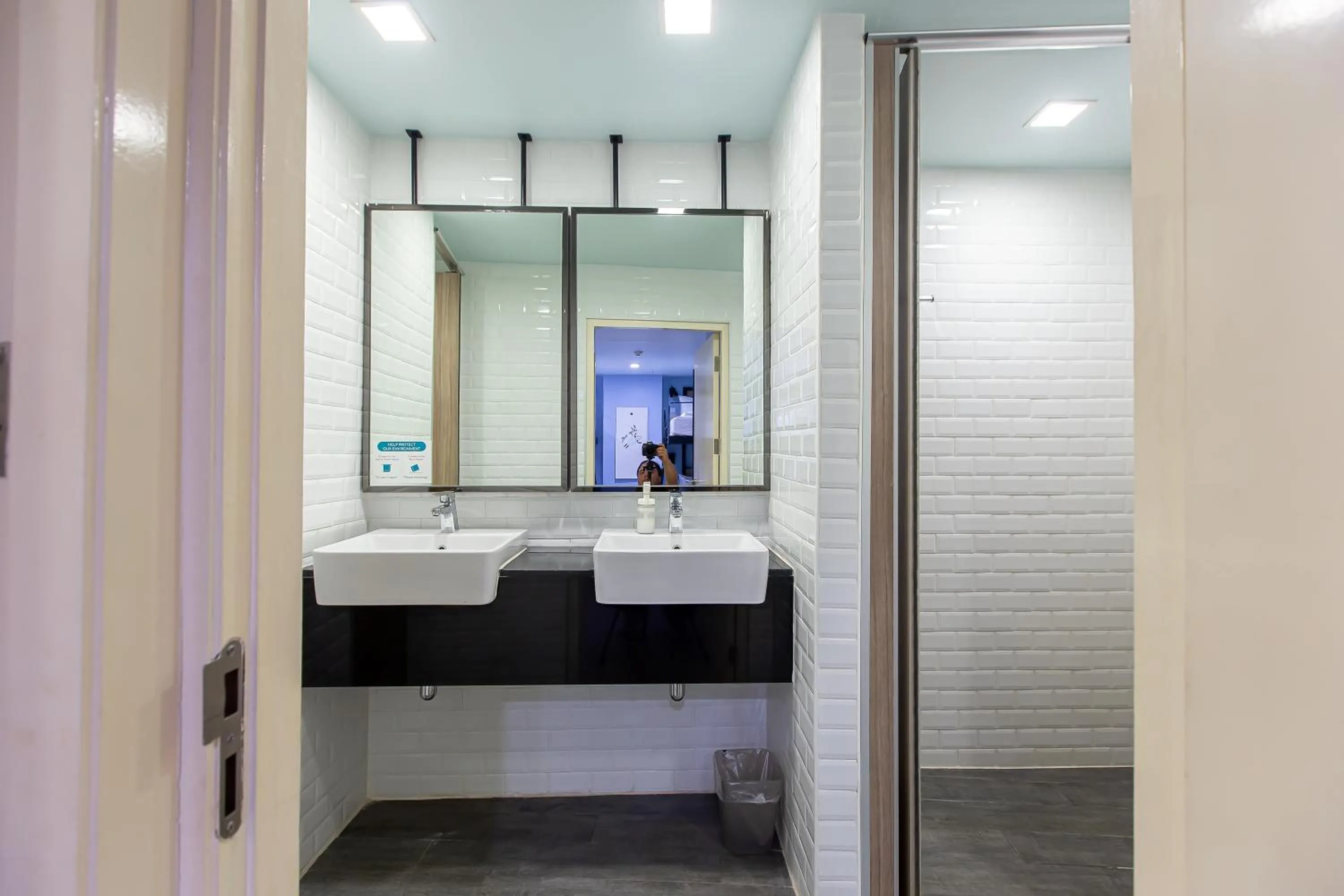 Bathroom in Simply Sleep Hostel