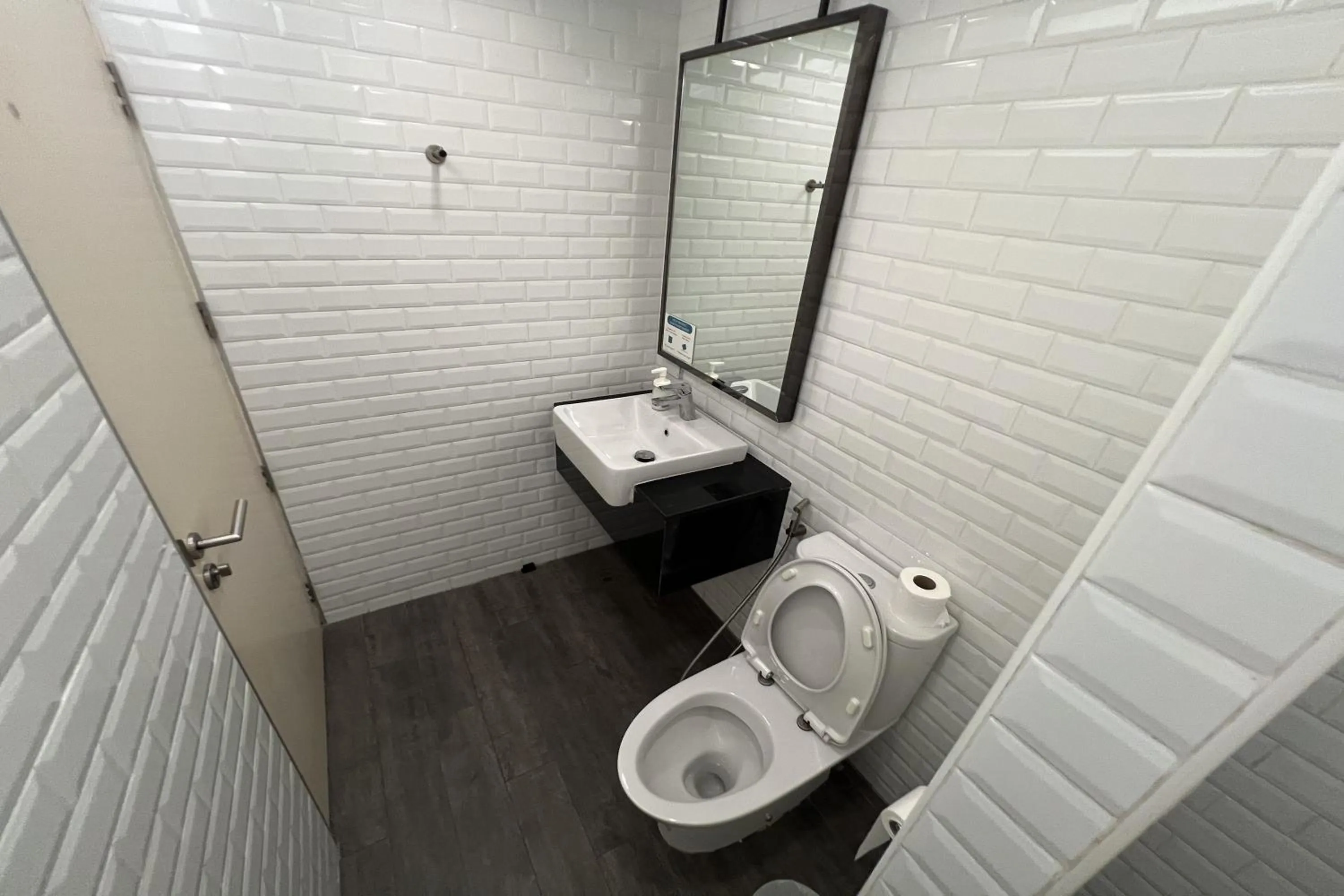 Bathroom in Simply Sleep Hostel