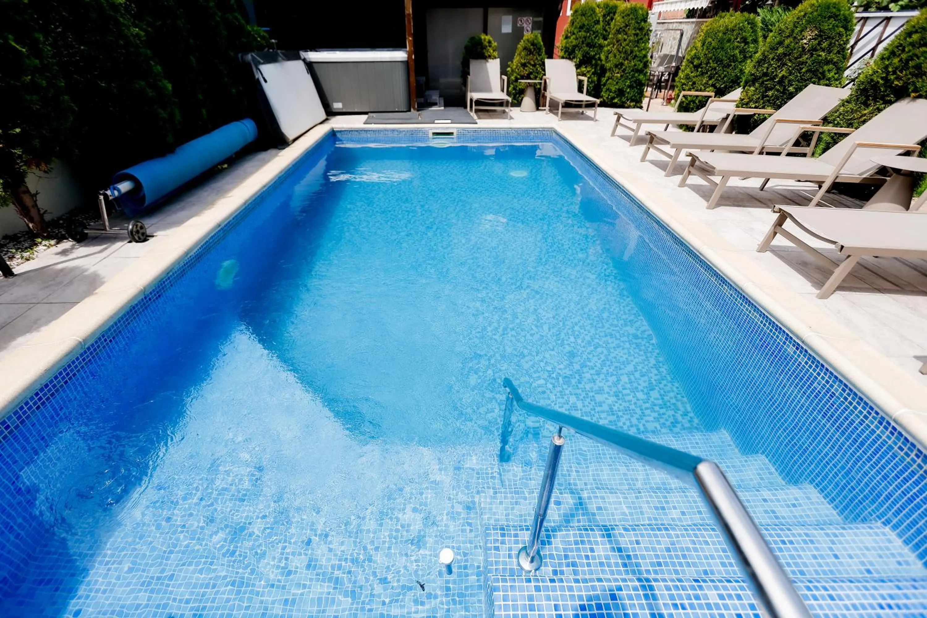 Swimming pool in Pensiunea JOJO2