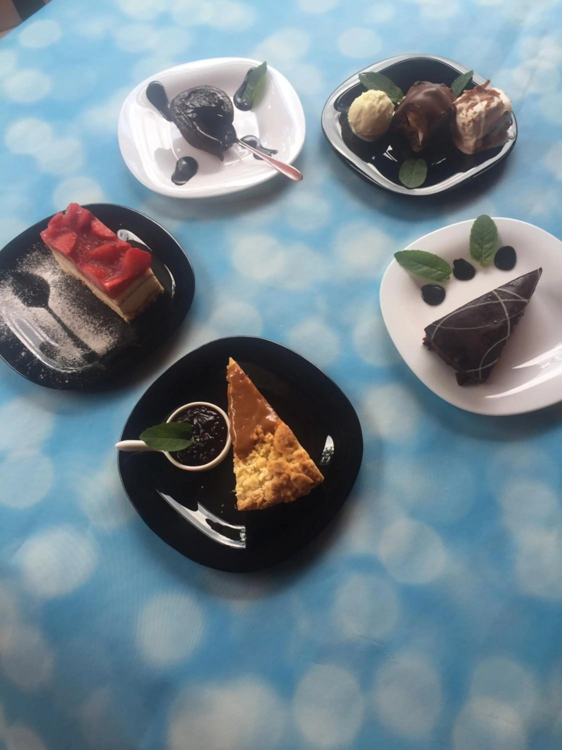 Meals in Pensiunea JOJO2