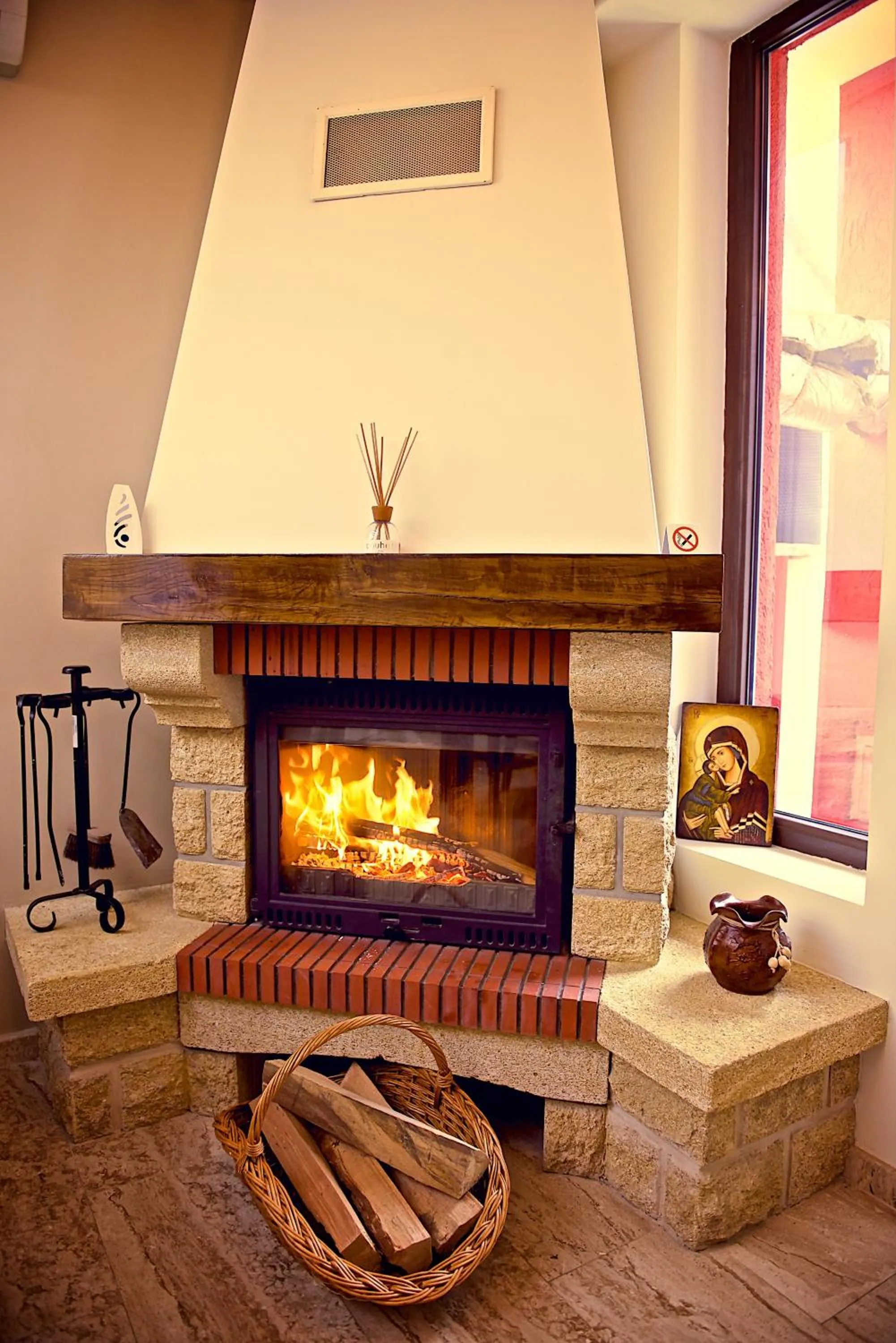 Restaurant/places to eat in Pensiunea JOJO2