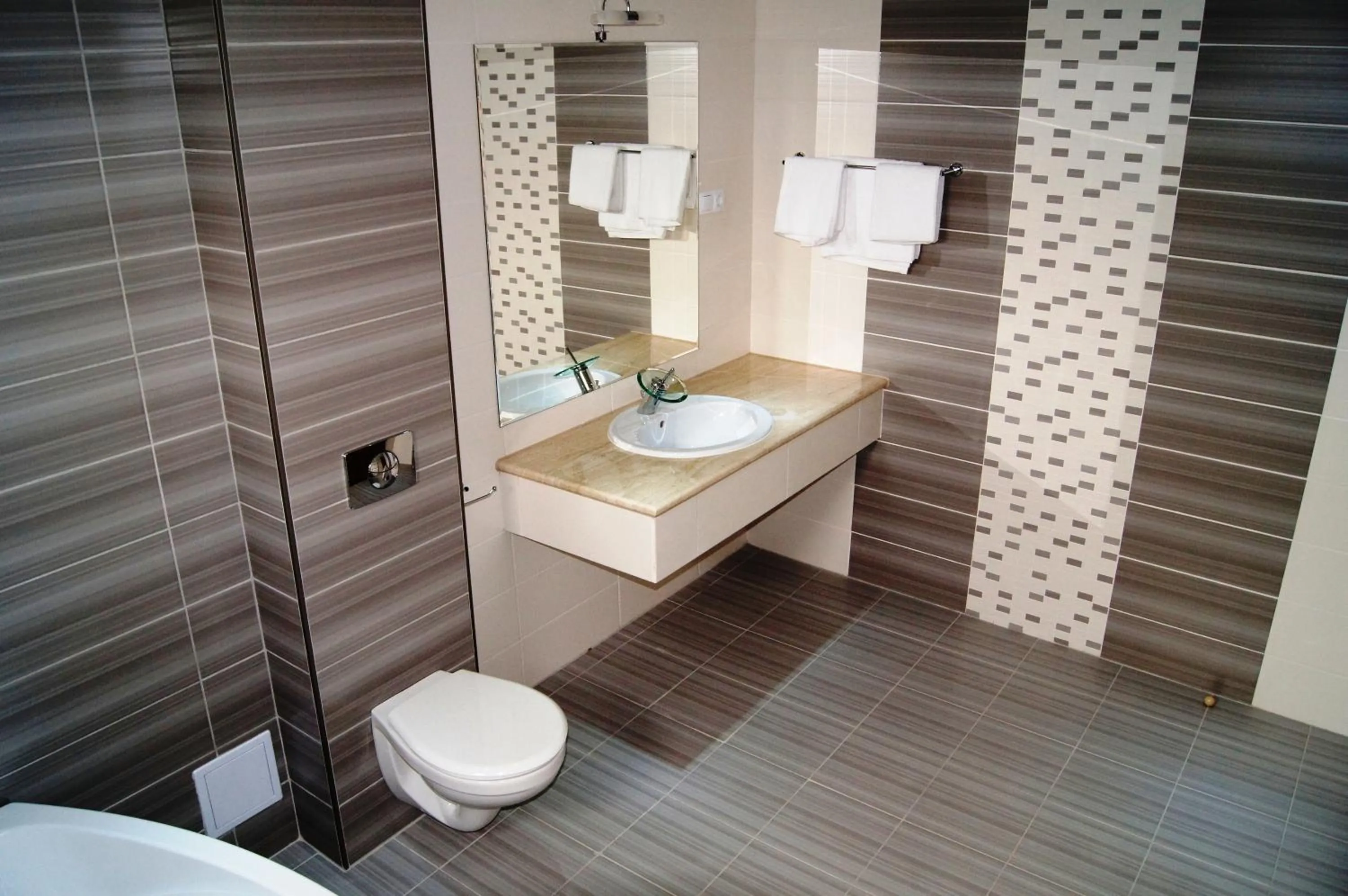 Bathroom in Pensiunea JOJO2