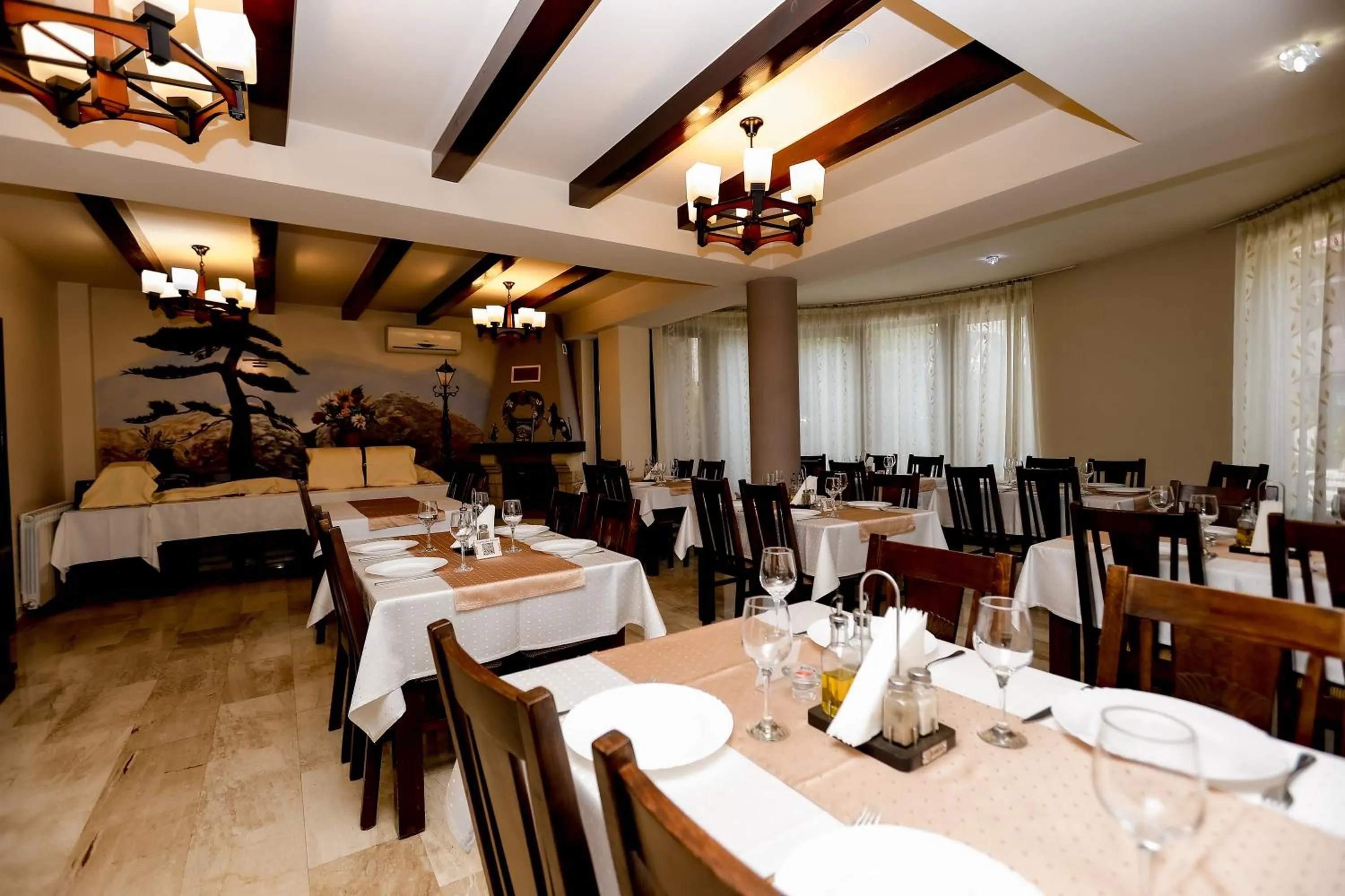 Restaurant/places to eat in Pensiunea JOJO2