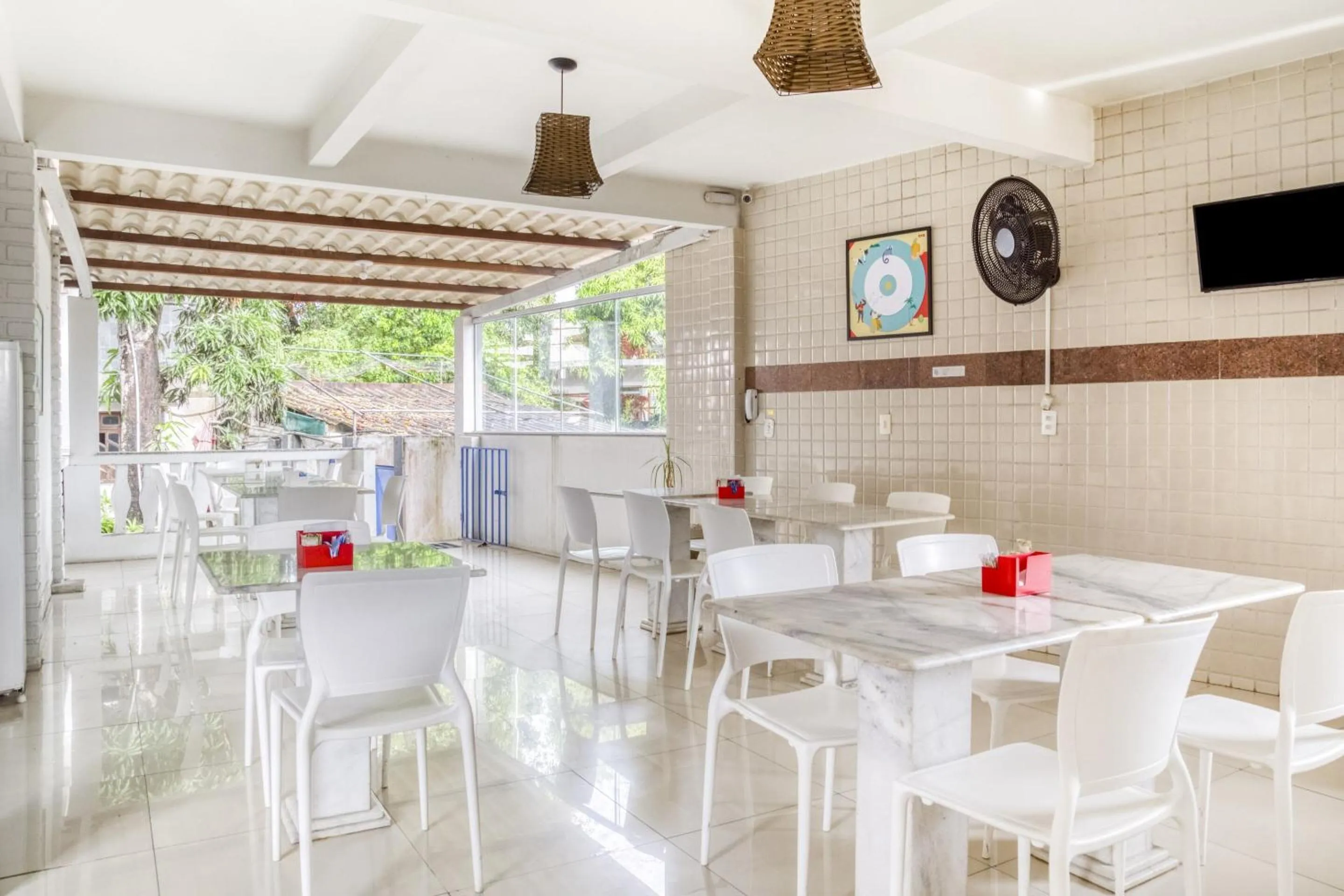 Restaurant/places to eat in OYO Praia Hotel Recanto do Tomé - Salvador