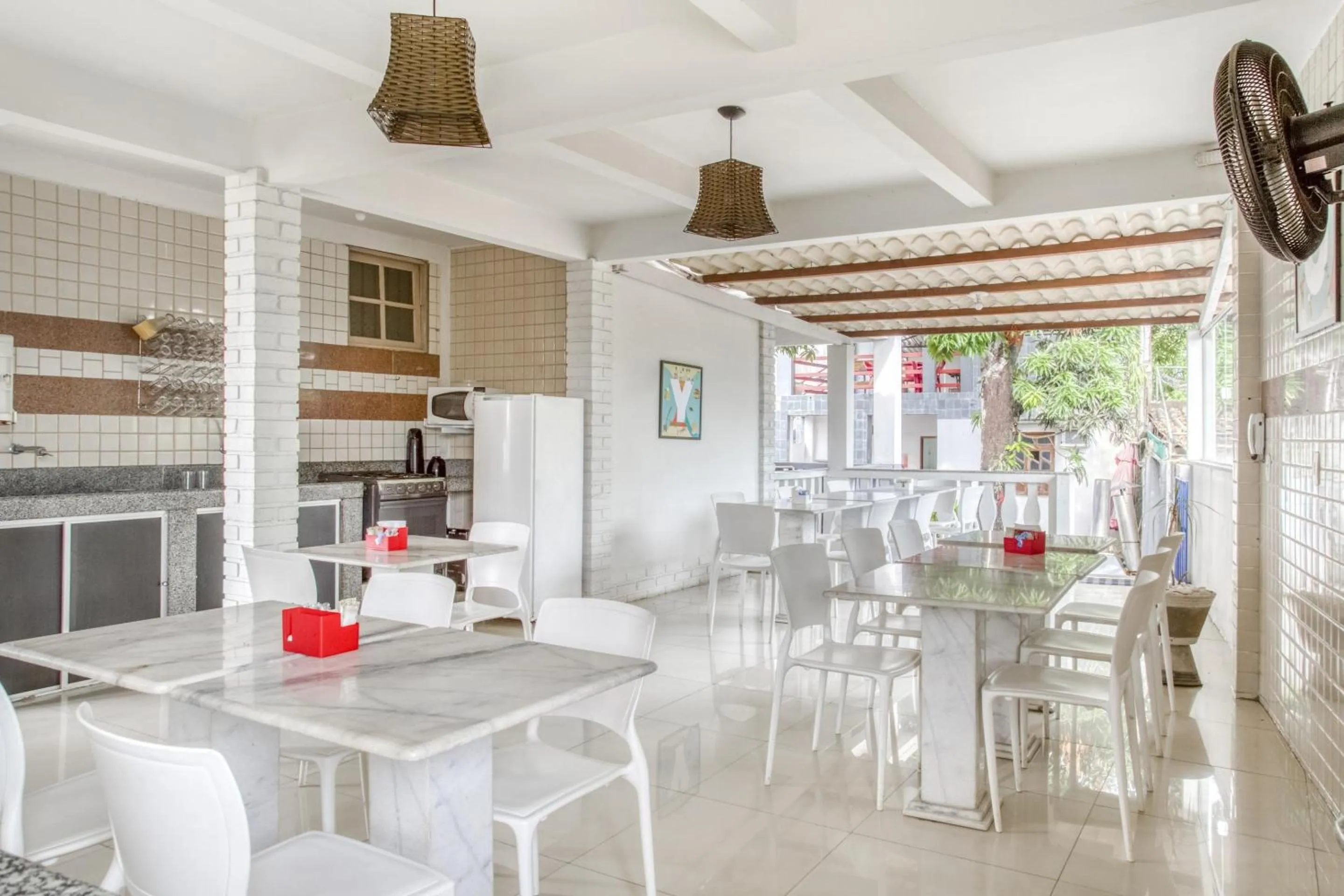 Restaurant/places to eat in OYO Praia Hotel Recanto do Tomé - Salvador