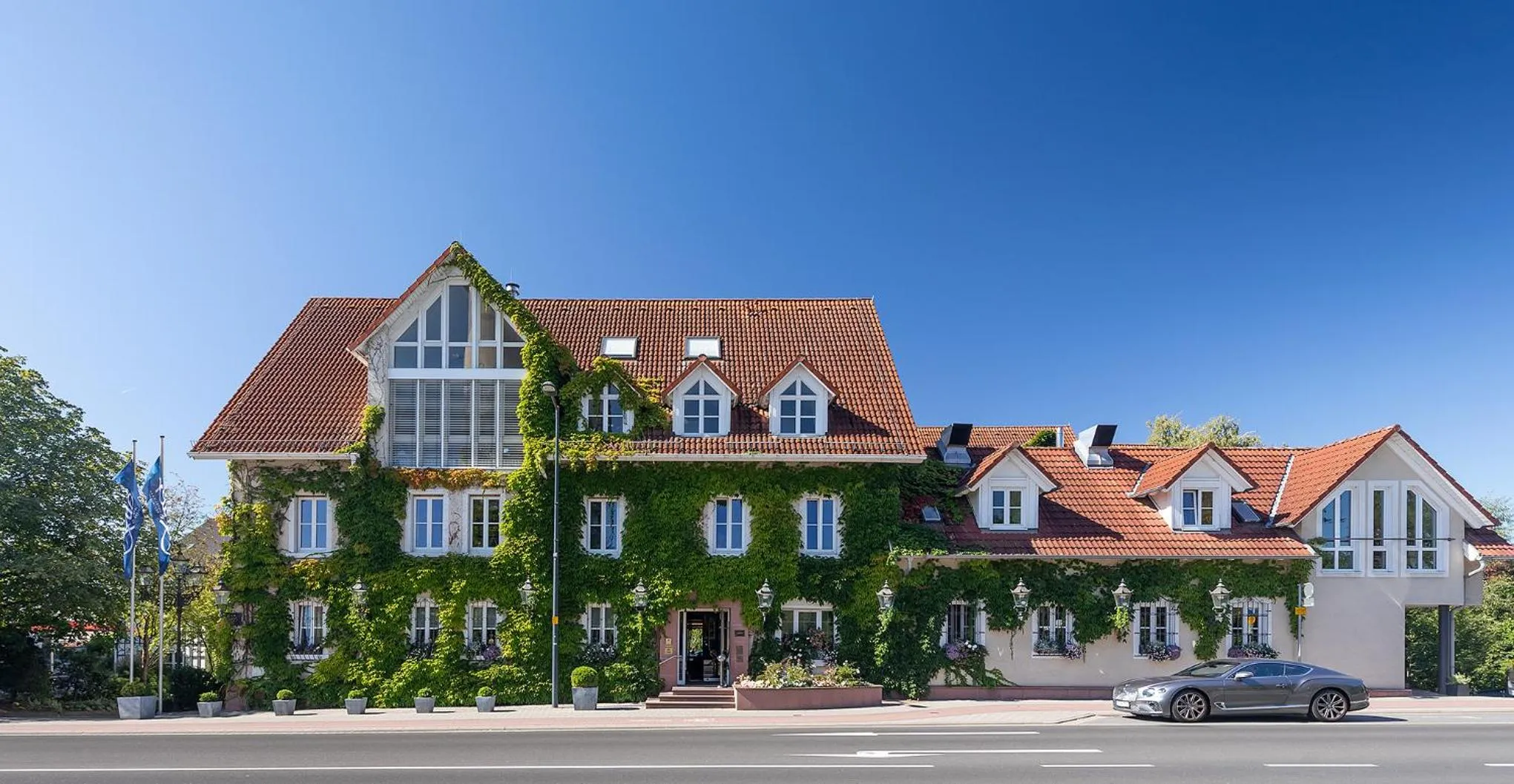 Property building in Zeller-Hotel+Restaurant
