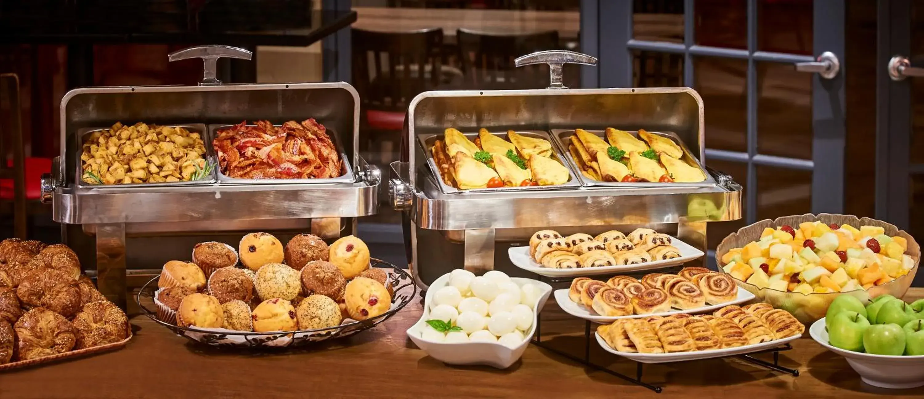 Queen Room with Two Queen Beds in Waterfront Hotel Downtown Burlington Queen Room with Two Queen Beds in Waterfront Hotel Downtown Burlington