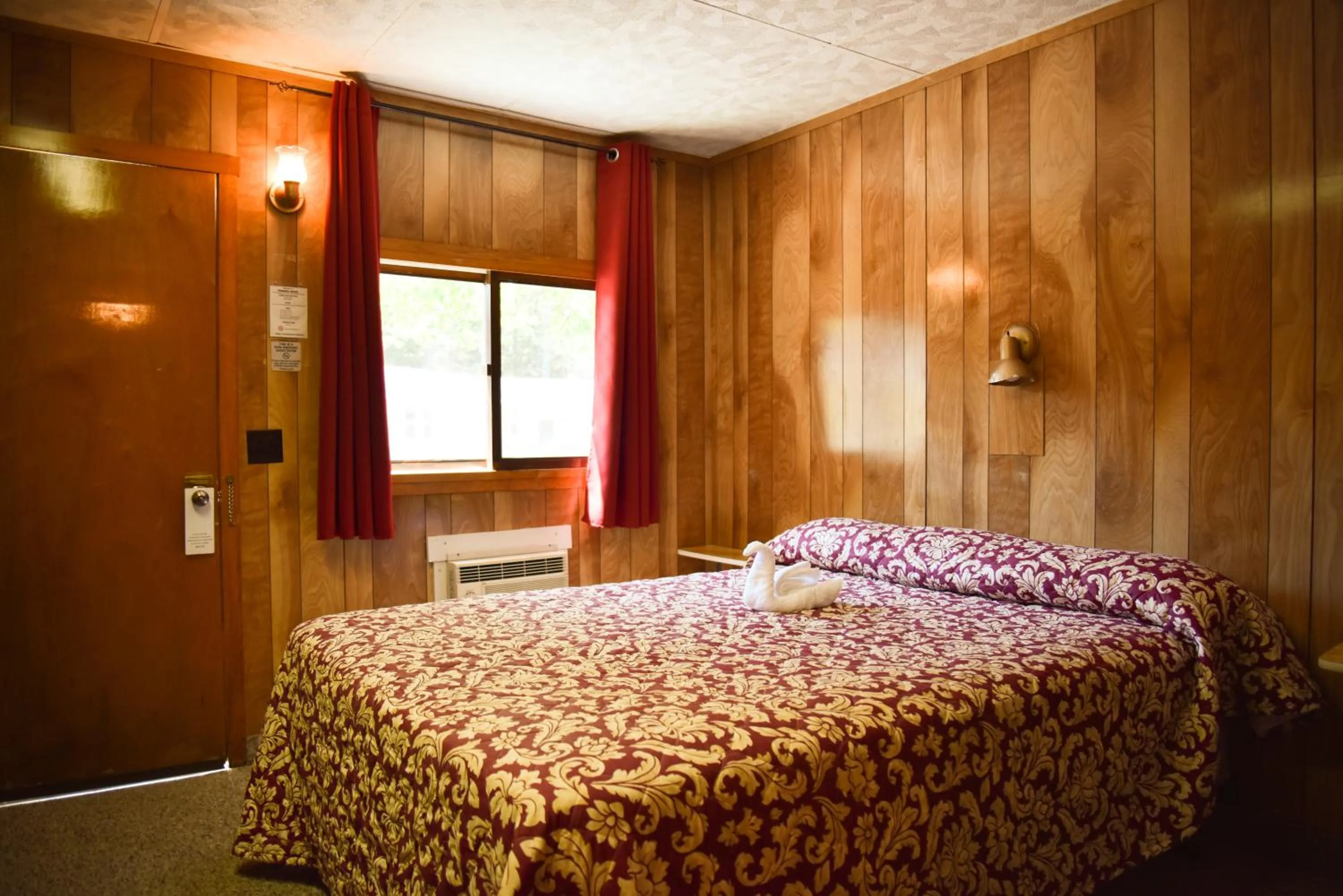 Bed in Robbins Motel