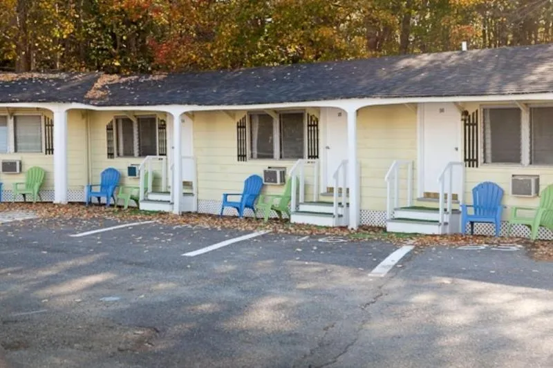 Area and facilities in Robbins Motel