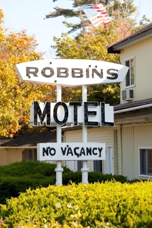 Area and facilities in Robbins Motel