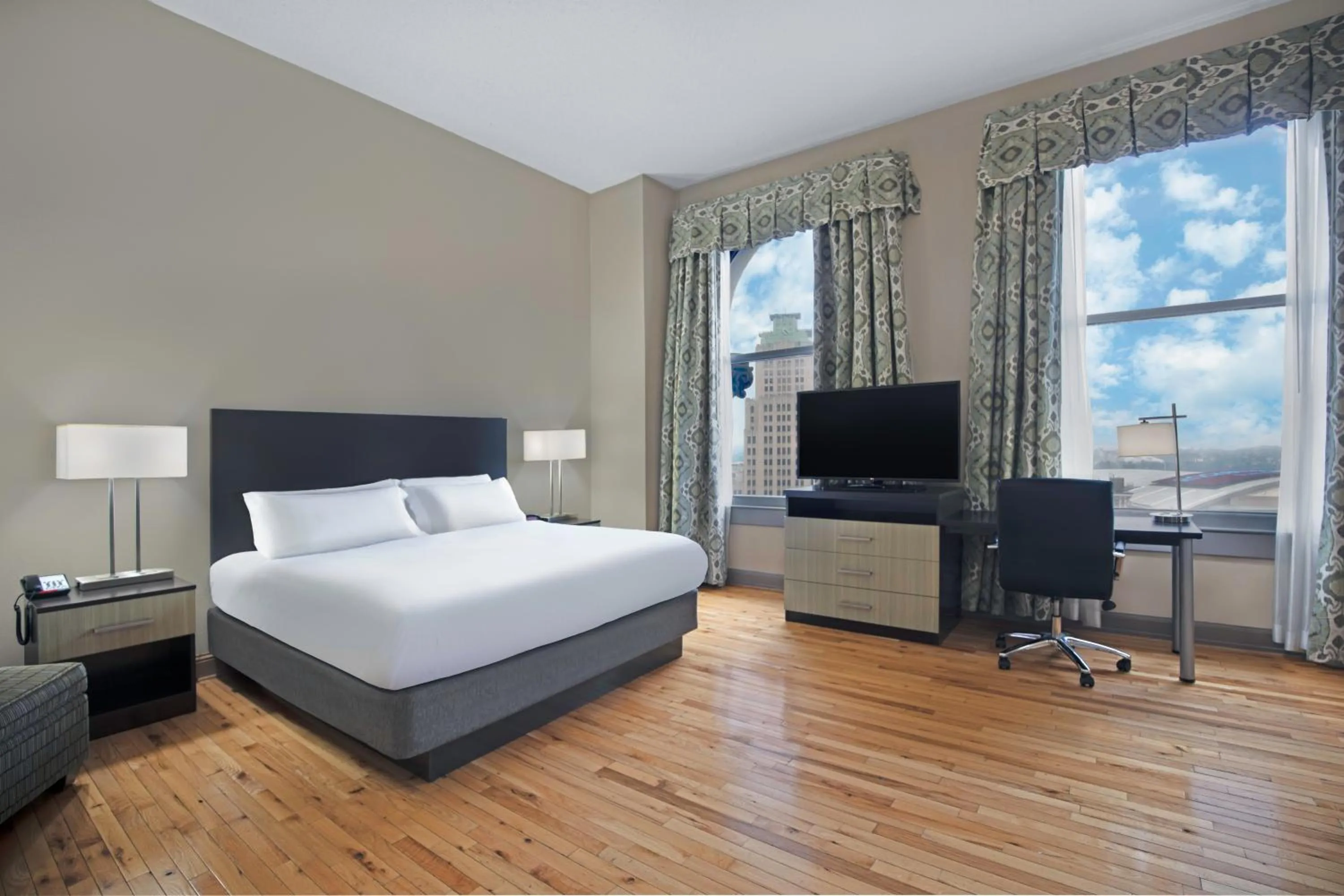 Bed in Holiday Inn Express Cleveland Downtown by IHG