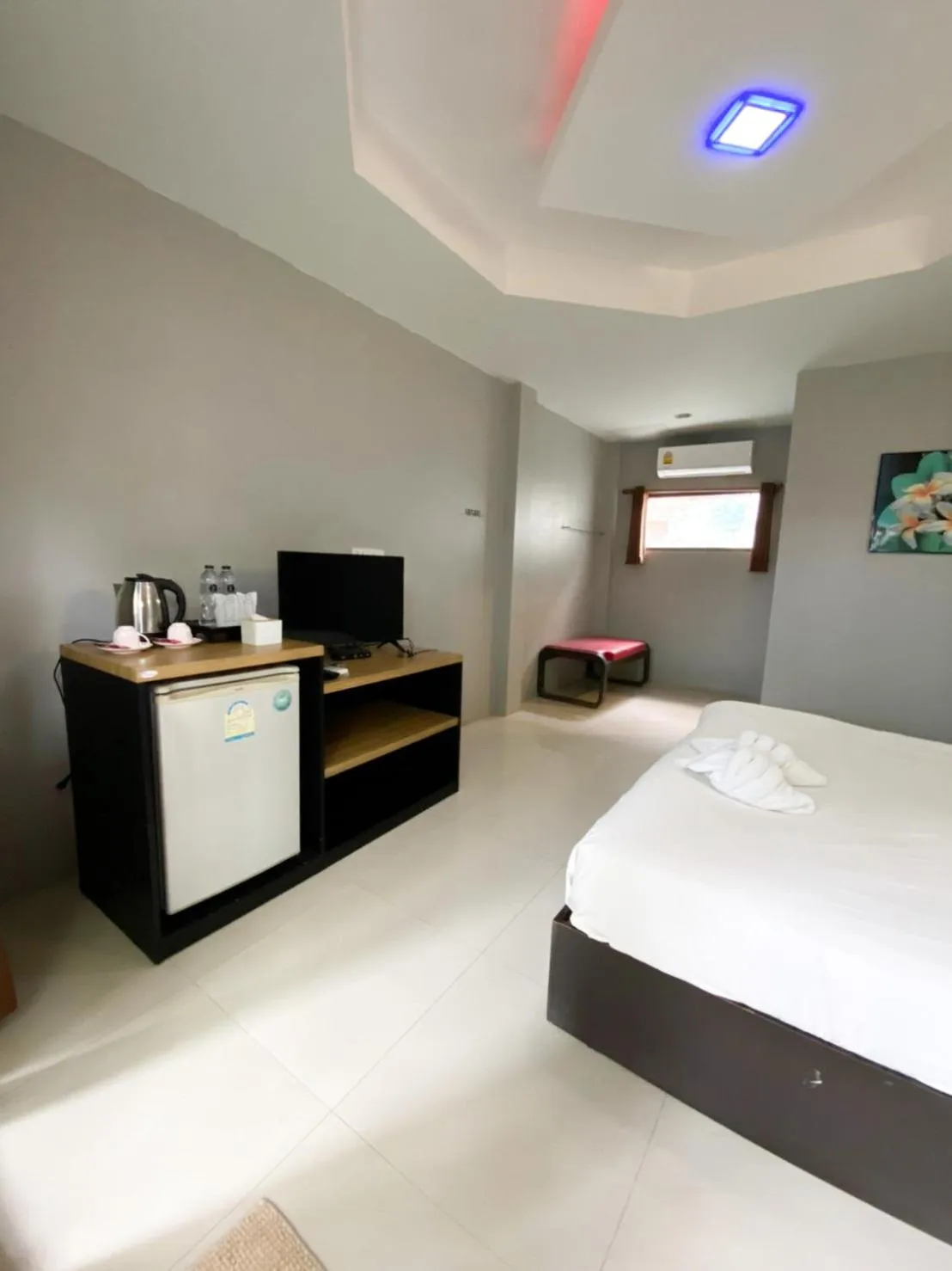 Photo of the whole room, Bed in Natthapon Resort Kaeng Kachan