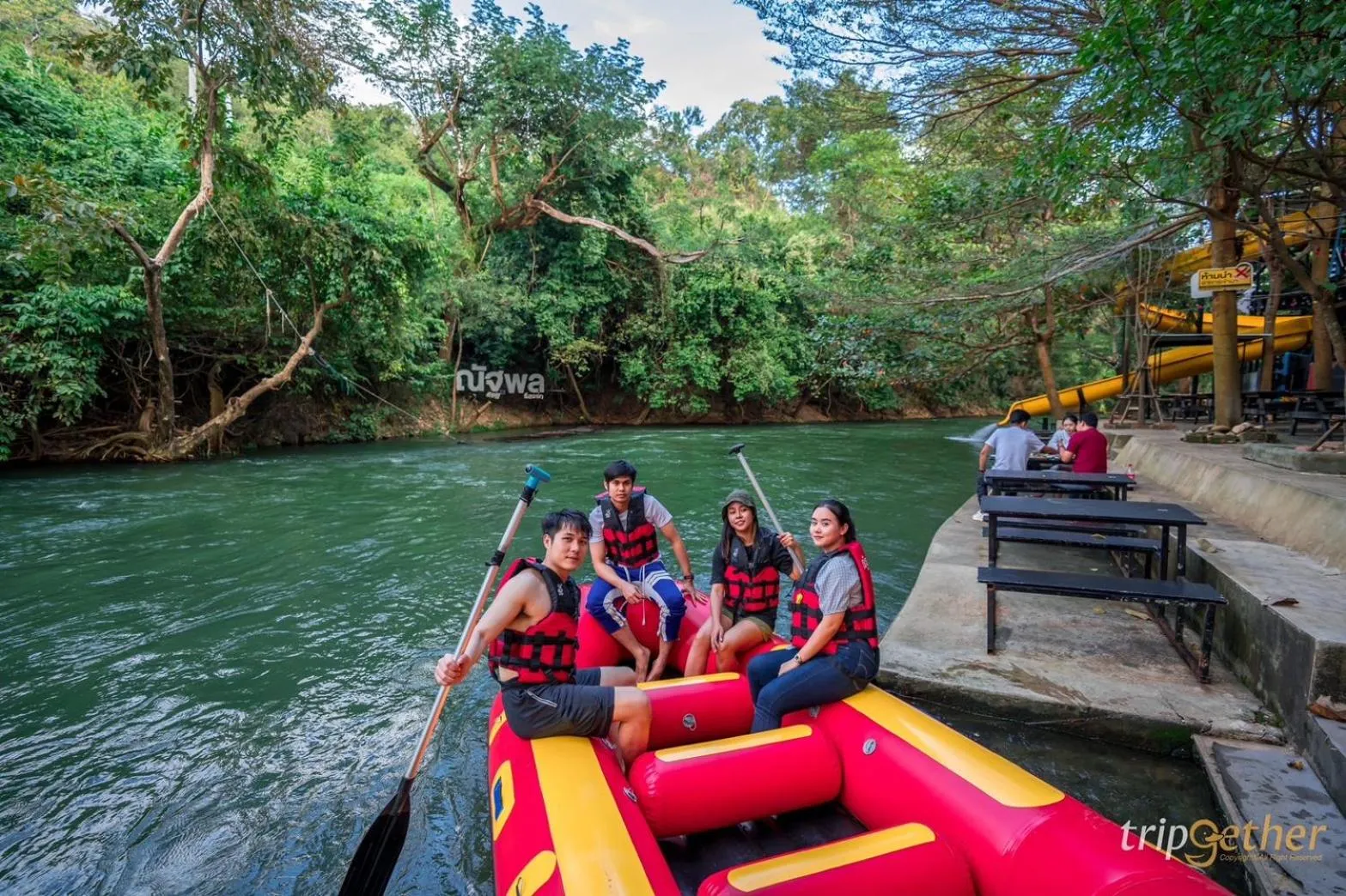 People in Natthapon Resort Kaeng Kachan