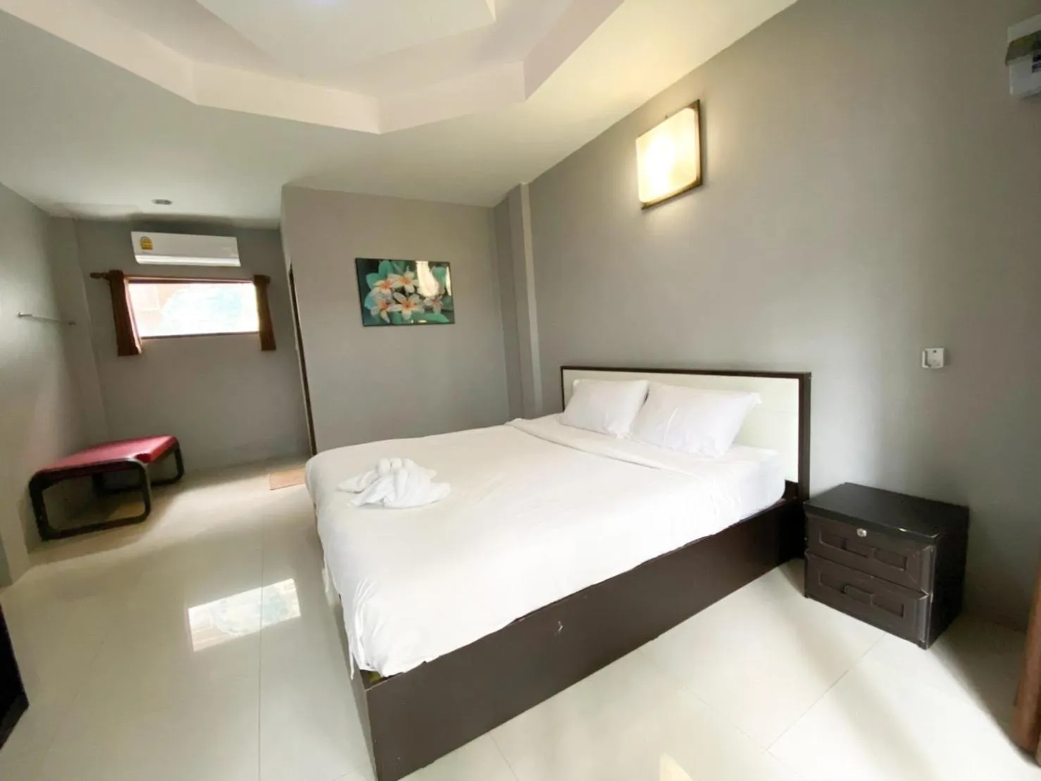 Photo of the whole room, Bed in Natthapon Resort Kaeng Kachan