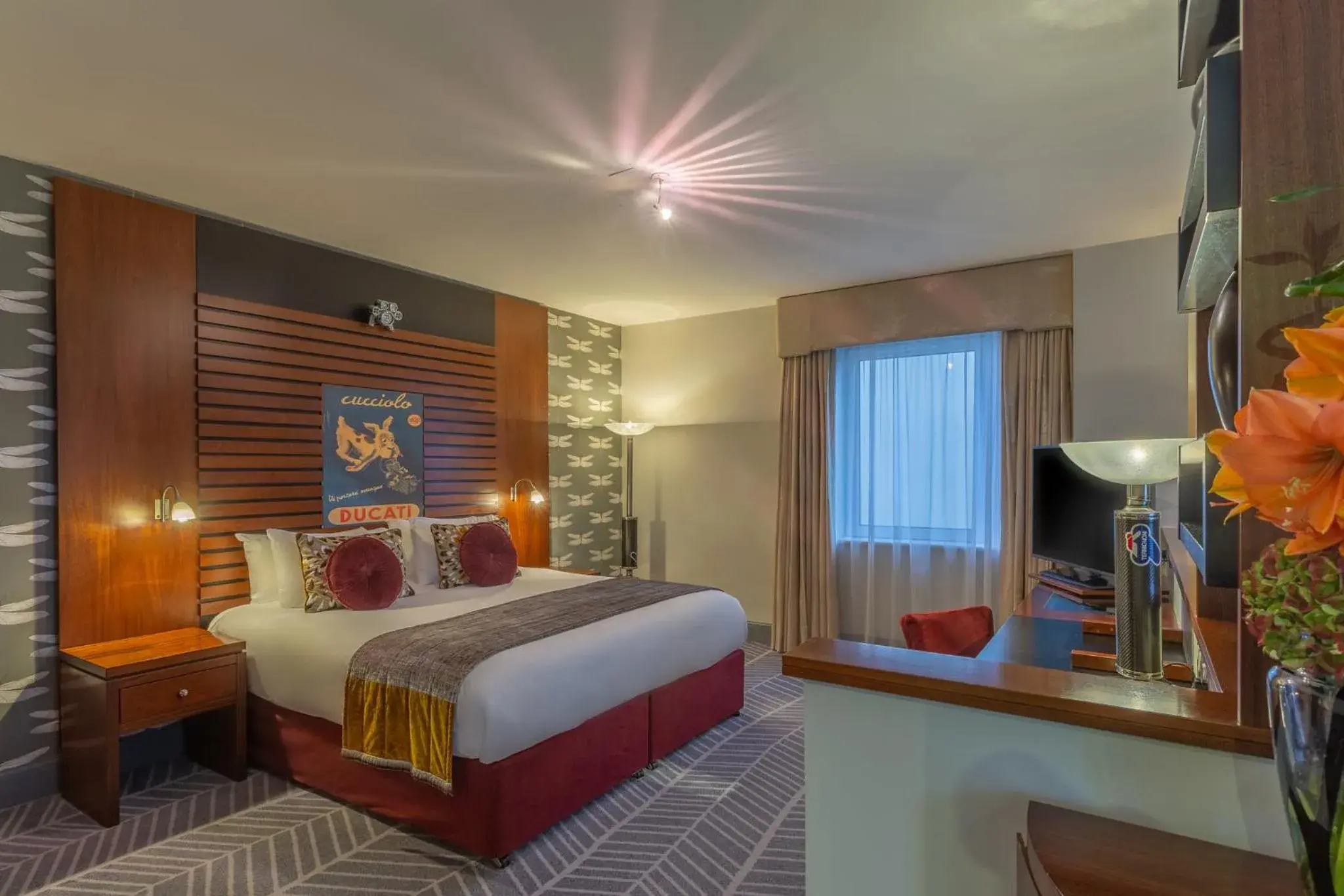 Junior King Suite with Park View in Crowne Plaza Dublin Airport by IHG Junior King Suite with Park View in Crowne Plaza Dublin Airport by IHG