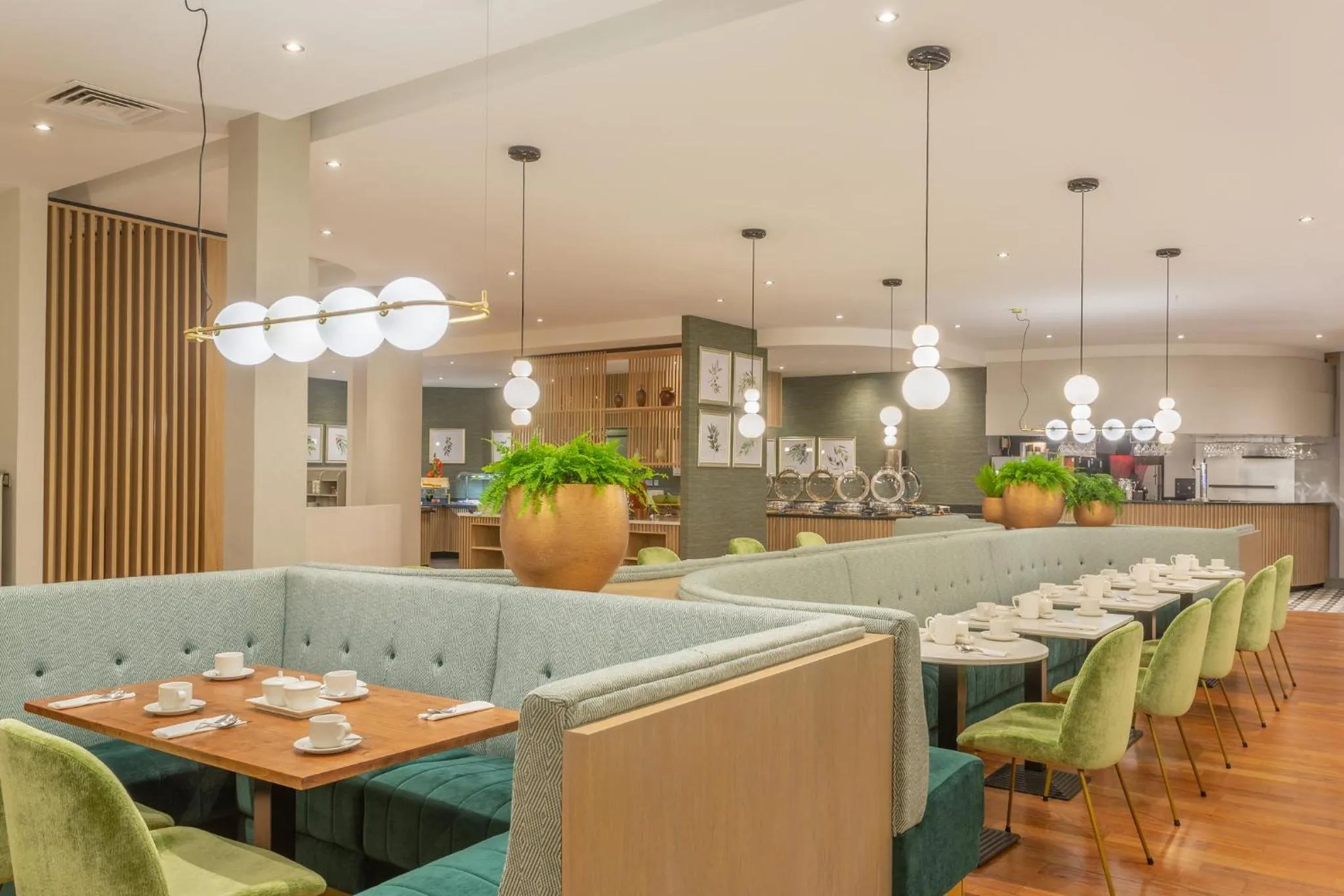 Restaurant/places to eat in Crowne Plaza Dublin Airport by IHG