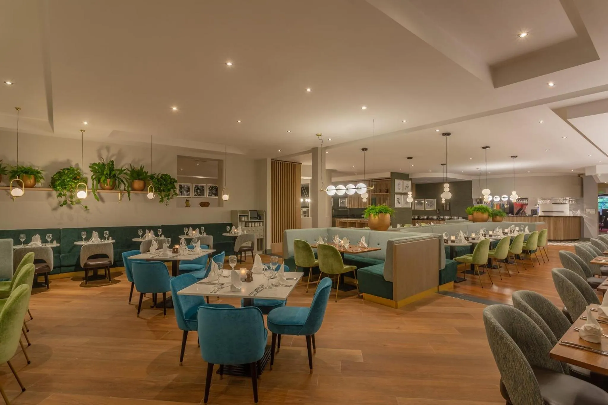 Restaurant/places to eat in Crowne Plaza Dublin Airport by IHG