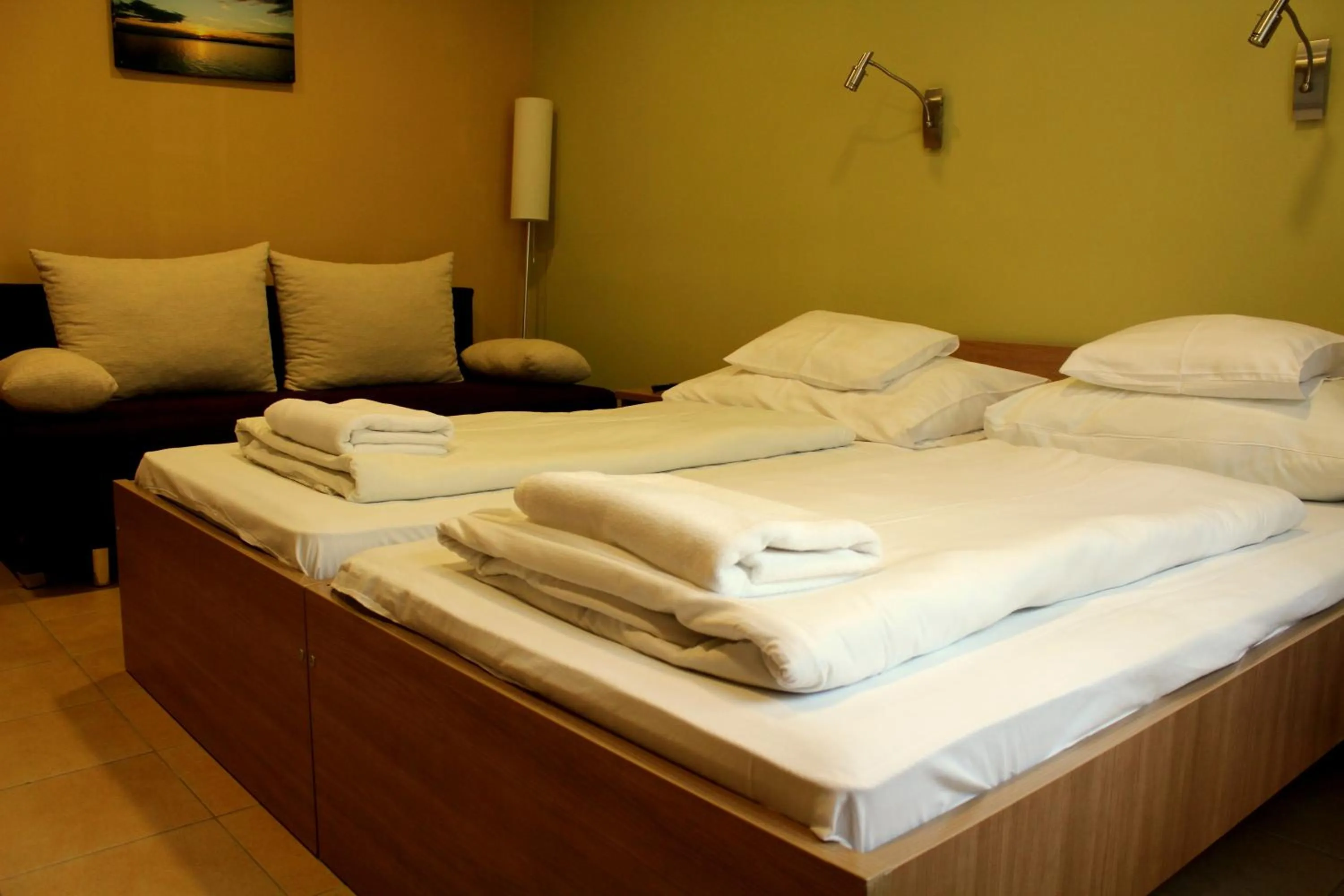 Bedroom, Bed in BF Hotel