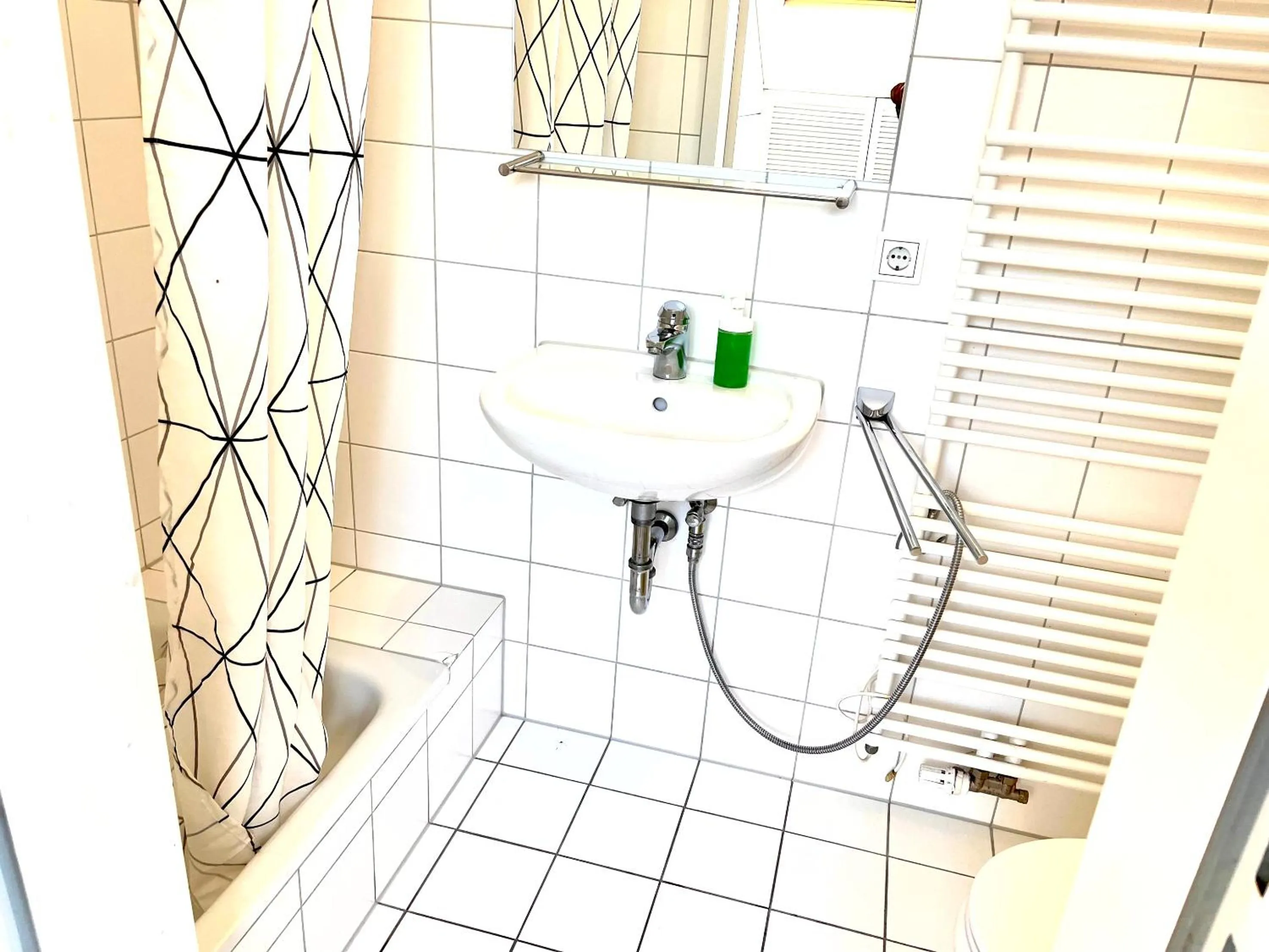 Bathroom in Baynunah Suites Aparthotel