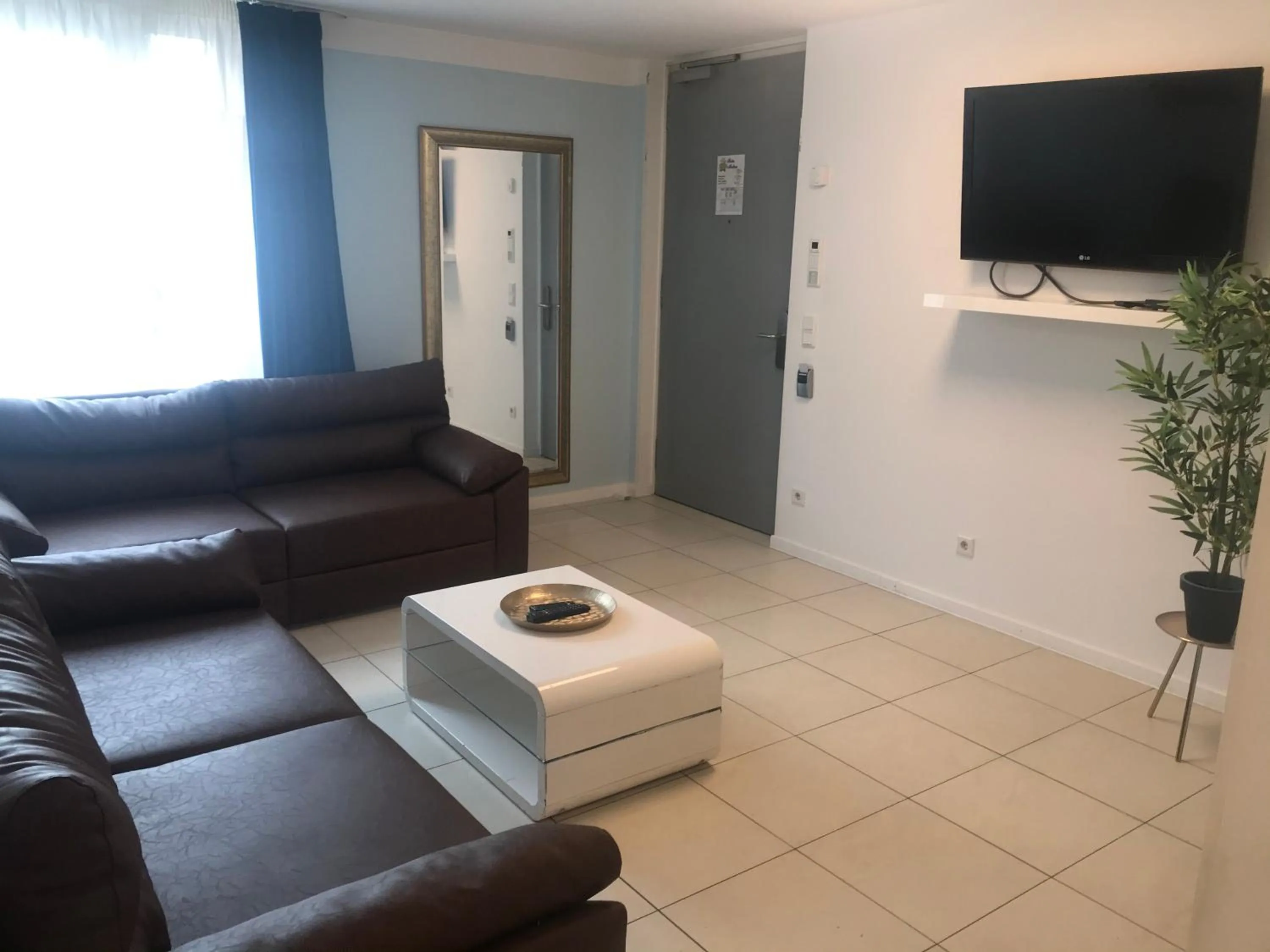 Living room in Baynunah Suites Aparthotel